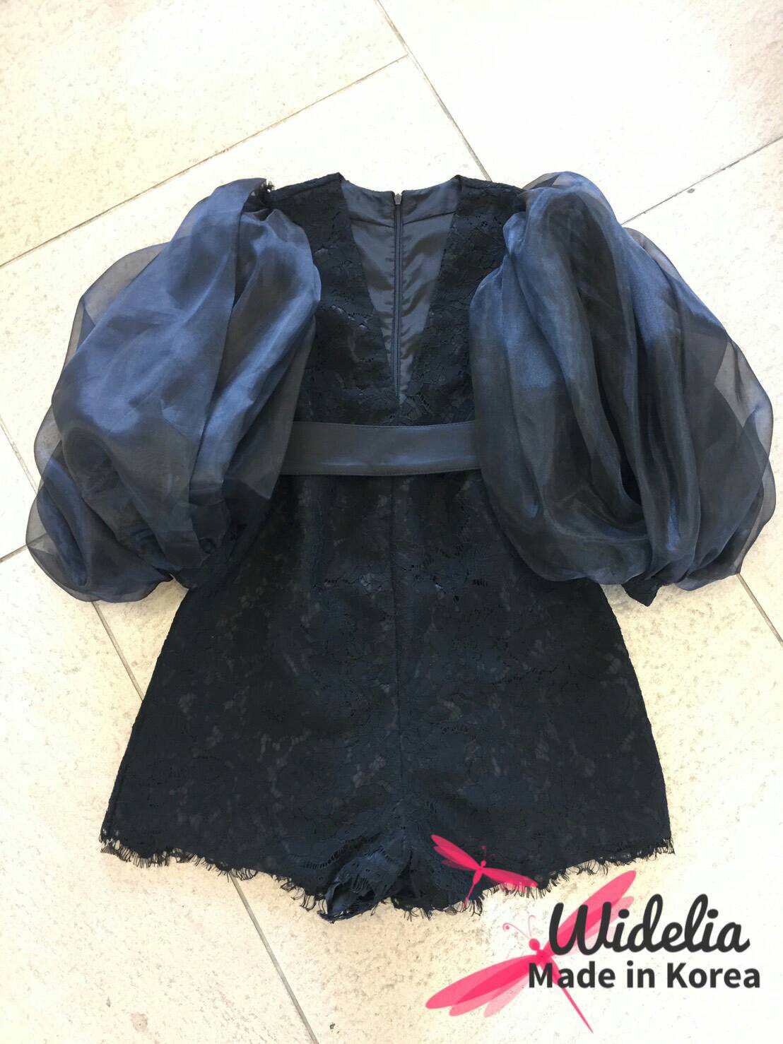 *พร้อมส่ง*VTNK Jumpsuit :: จั้มสูทตัวสวยอลัง ตัวชุดทำจากผ้าลูกไม้เนื้อดี มีความปังช่วงแขนที่จับพองบอลลูนใหญ่