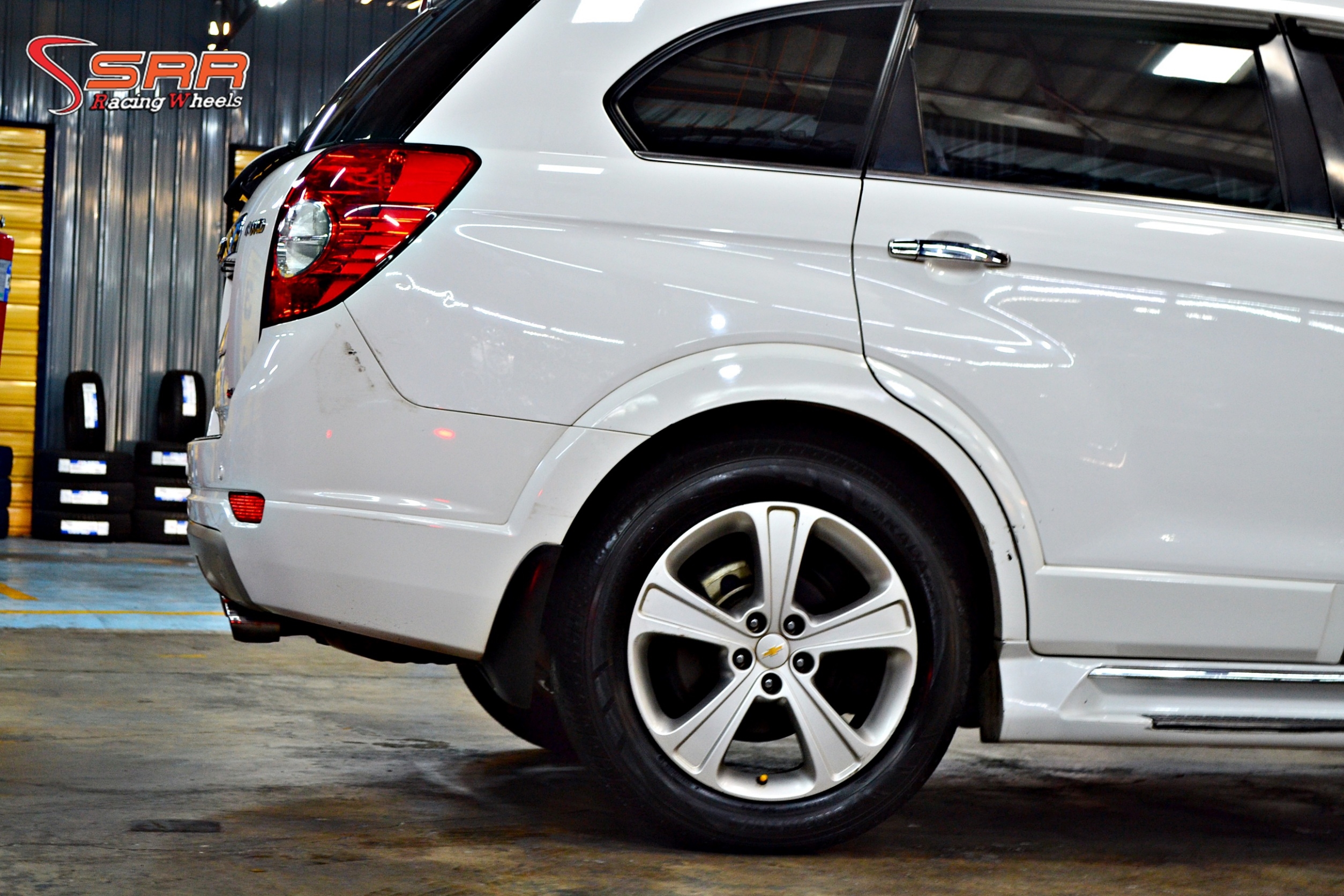 YOKOHAMA PARADA 235/55R19