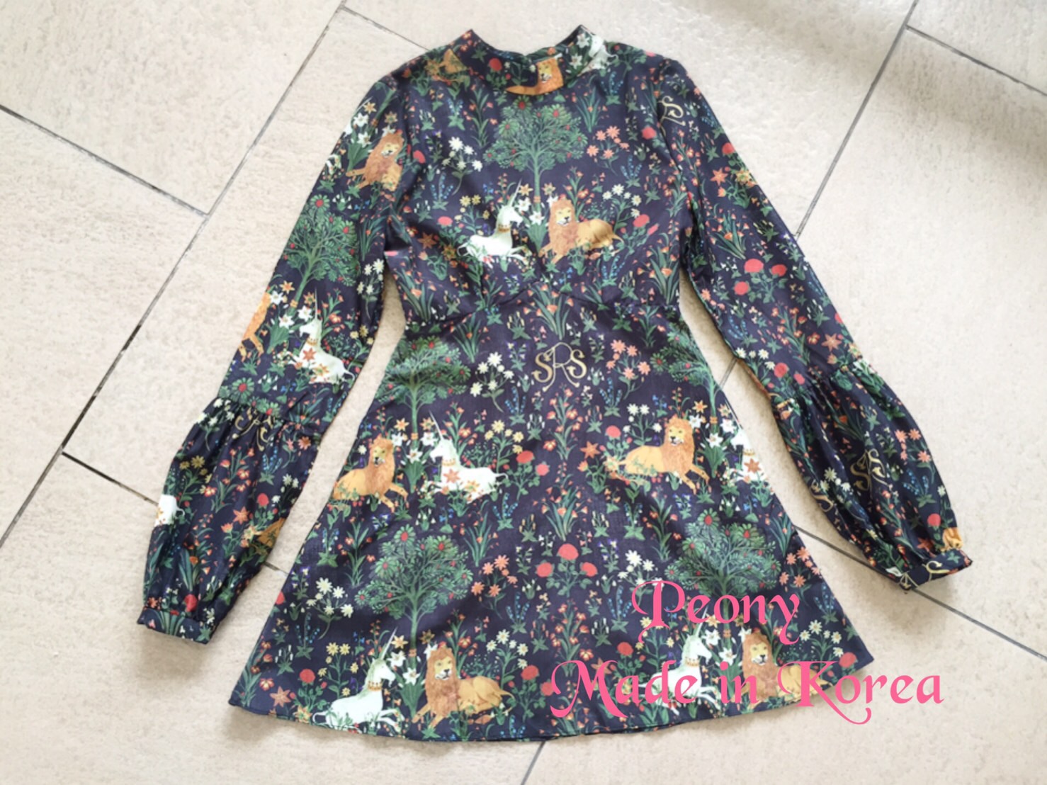 *พร้อมส่ง* SRS Dress :: เดรสตัวเก๋ เลือกใช้ผ้าเนื้อสวย น้ำหนักดี ทิ้งตัวสวย พิมพ์ลายป่า