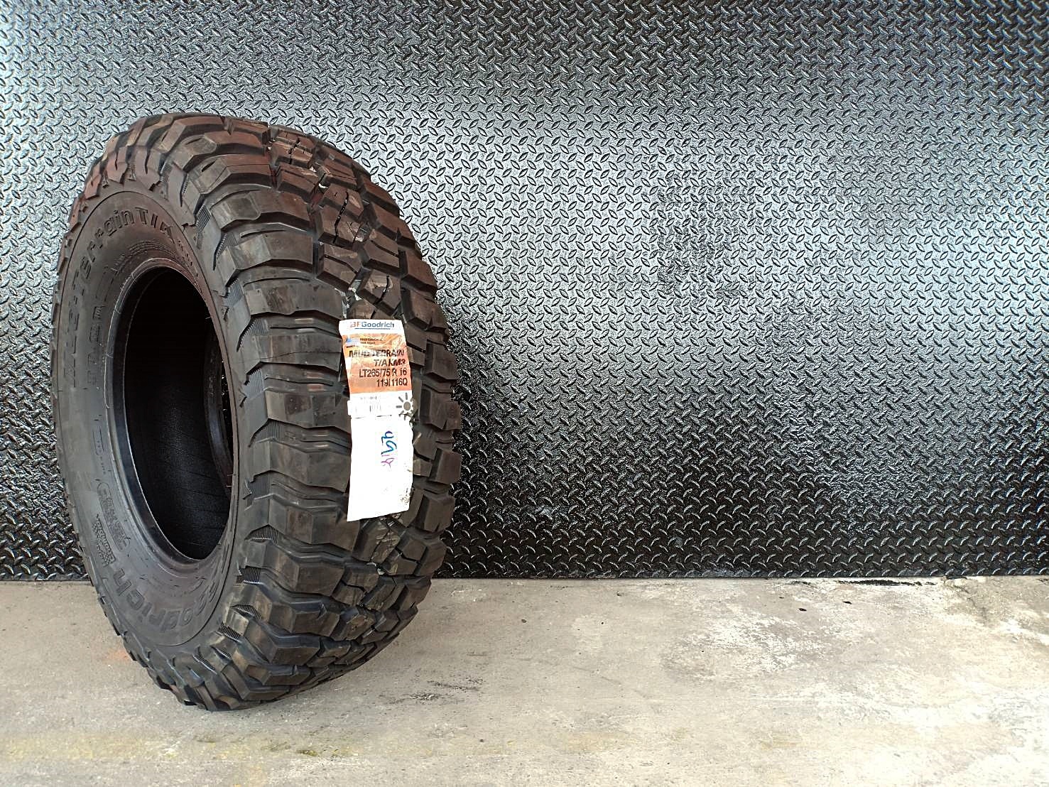 BFGoodrich Mud-Terrain T/A KM3 265/75R16 ยางมัดเทอร์เรน