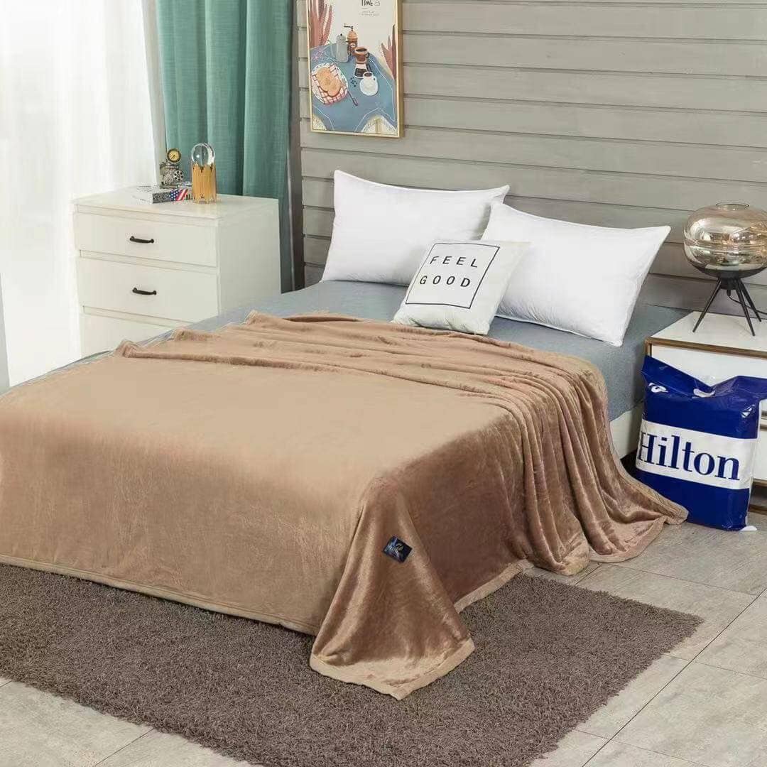 ผ้าห่มนาโนรุ่นหนานุ่มสีพื้น 6 ฟุต Hilton (1.2kg) (12 ผืนคละสี)