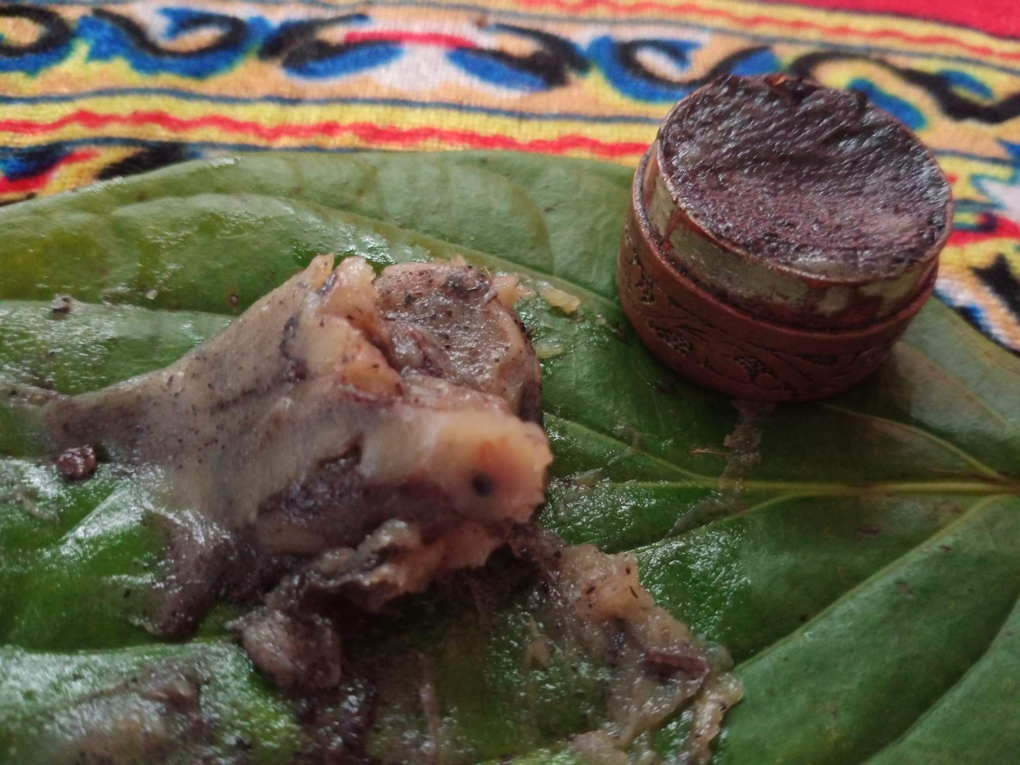 สีผึ้งลงเสน่ห์ อาจารย์เขมร