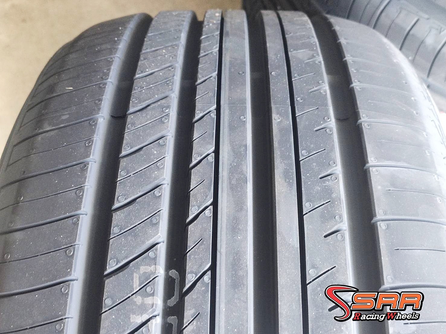 YOKOHAMA ADVAN dB V552 245/40R20 ยางใหม่ ยางญี่ปุ่น ลดราคาพิเศษ