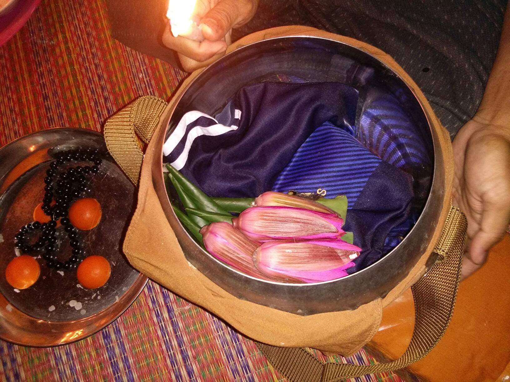 ฝาบาตรสะกดรัก อาจารย์เขมร