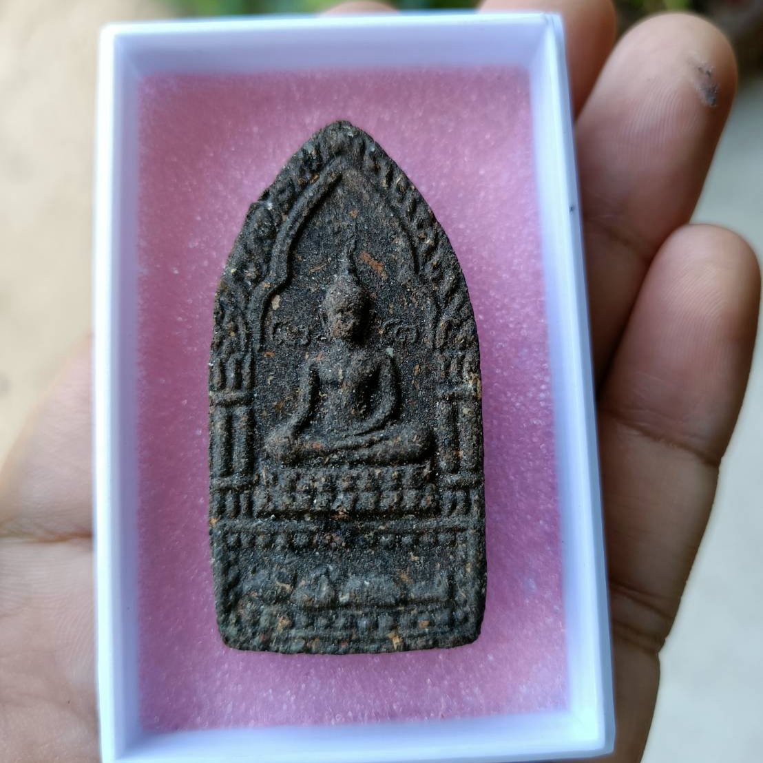ขุนแผนสะกดทัพเนื้อสีผึ้งดิน 7 ป่าช้าด้านหลังฝังตะกรุดสาริกาดอกใหญ่อาจารย์เปล่งบุญยืนจอมขมังเวทย์แห่งอีสานใต้
