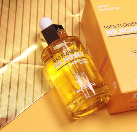 เซรั่ม Banila Co Miss Flower & Mr Honey Propolis Rejuvenating Ampoule 50ml ช่วยให้ผิวนุ่มเนียน ชุ่มชื้น ลดการอักเสบของผิว อีกทั้งให้ผิวแข็งแรงขึ้น พร้อมทั้งขาวกระจ่างใส