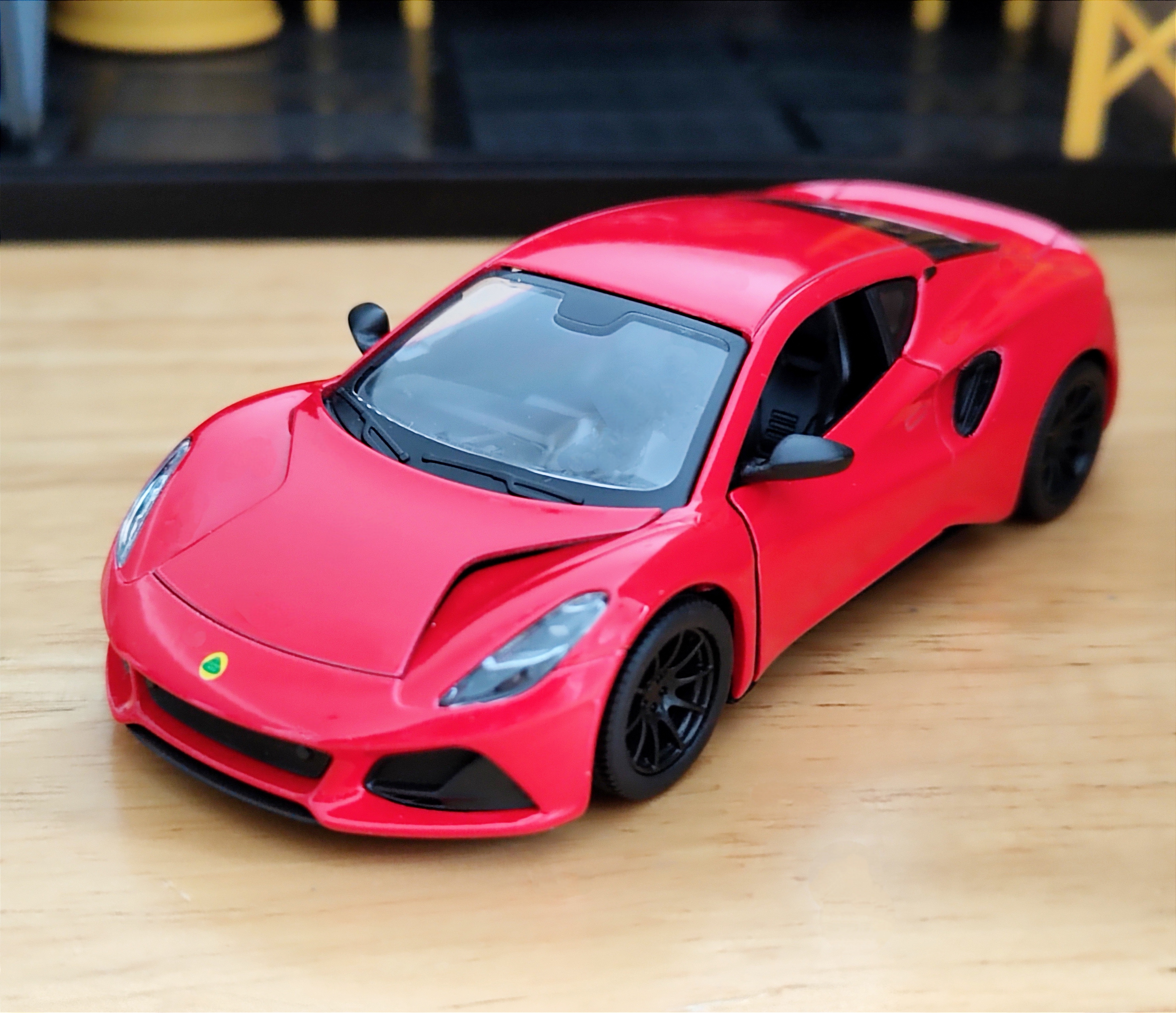 โมเดลรถเหล็ก Lotus Emira (ปลีก-ส่ง)