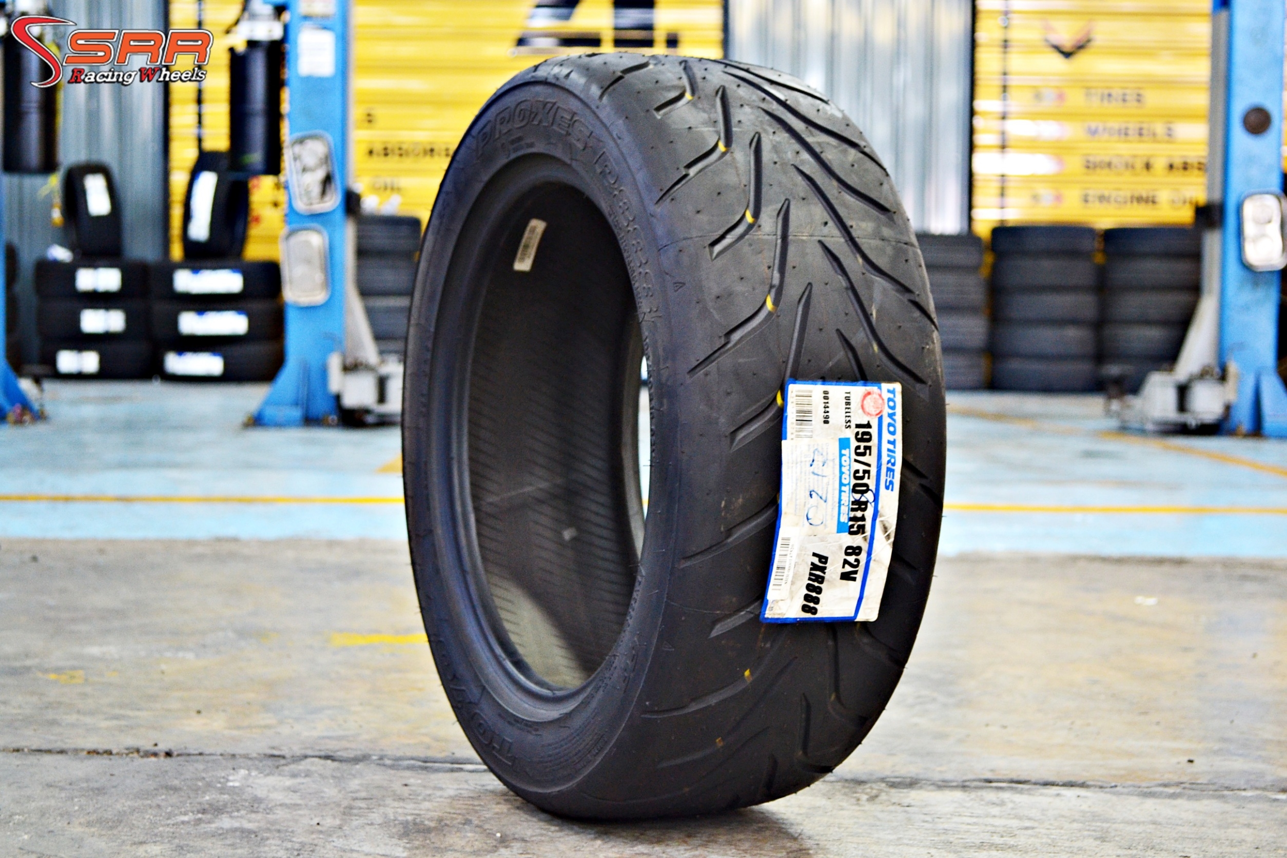 TOYO R888 195/50R15 ปี17 ลดราคาพิเศษ เส้นละ 3,900 บาท
