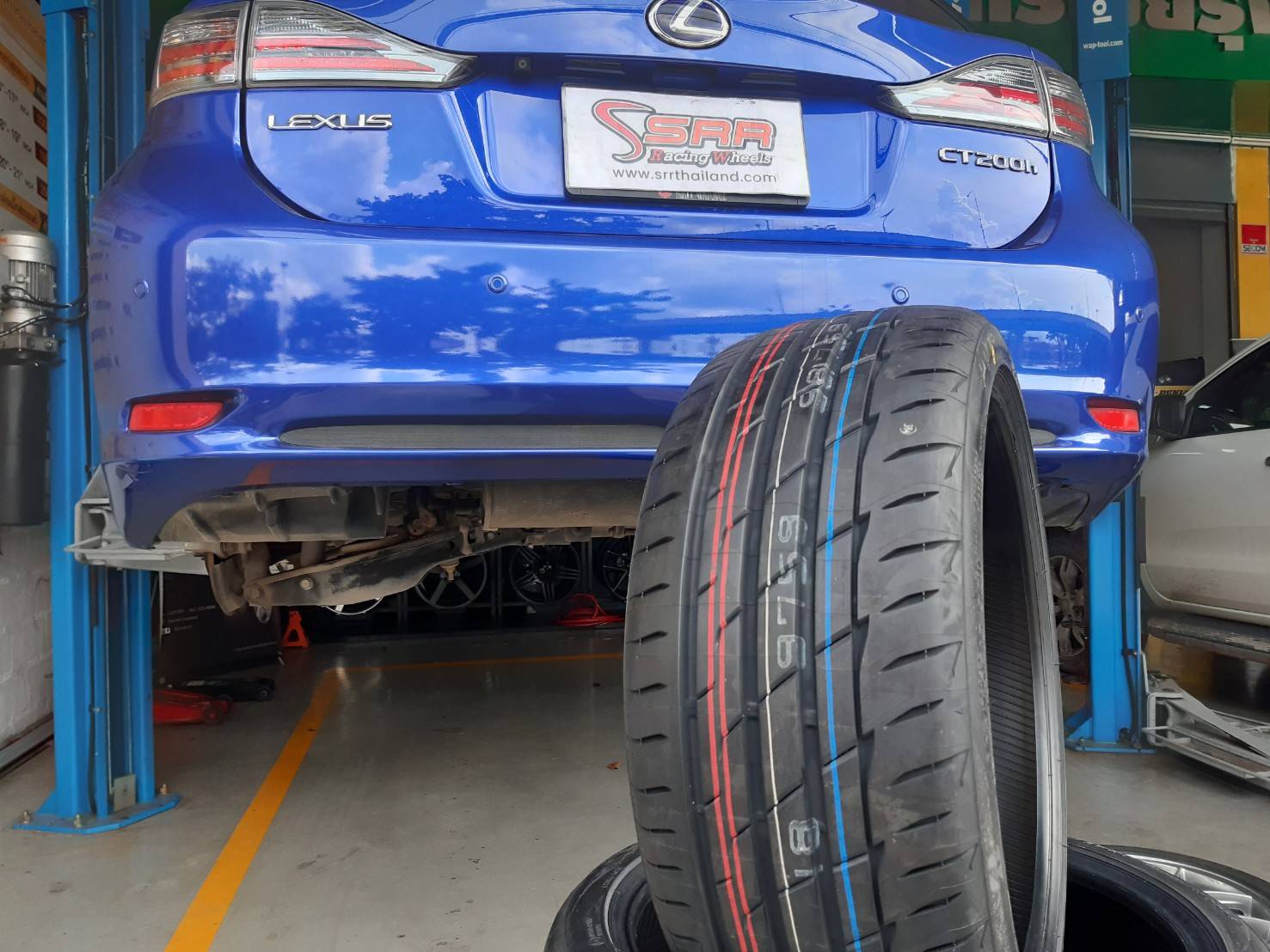 BRIDGESTONE RE004 225/40R18 ยางใหม่ปี2021 ราคาพิเศษ