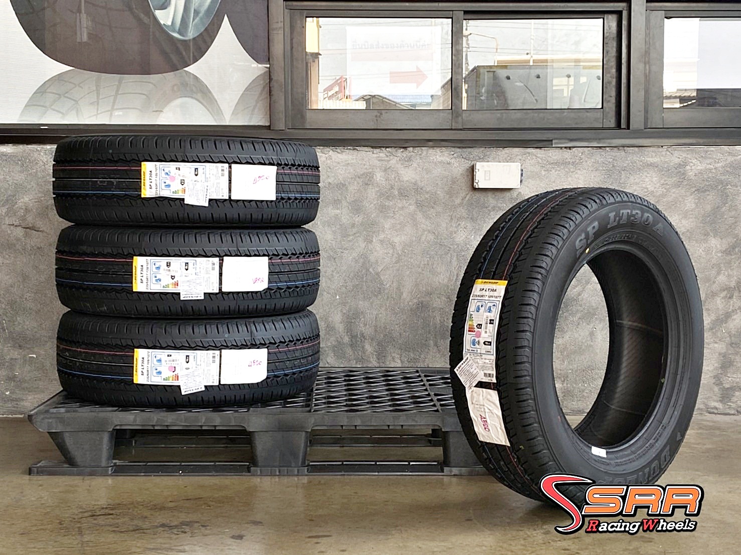 DUNLOP SP LT30A 235/60R17 ยางใหม่OEM สำหรับใส่รถTOYOTA MAJESTY