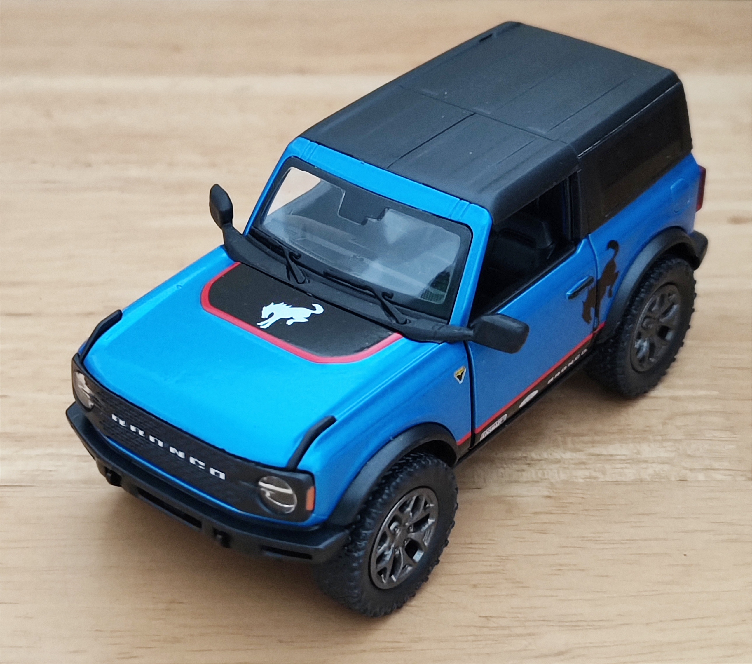 2022 Ford Bronco Livery Edition โมเดลรถเหล็ก (ปลีก-ส่ง)