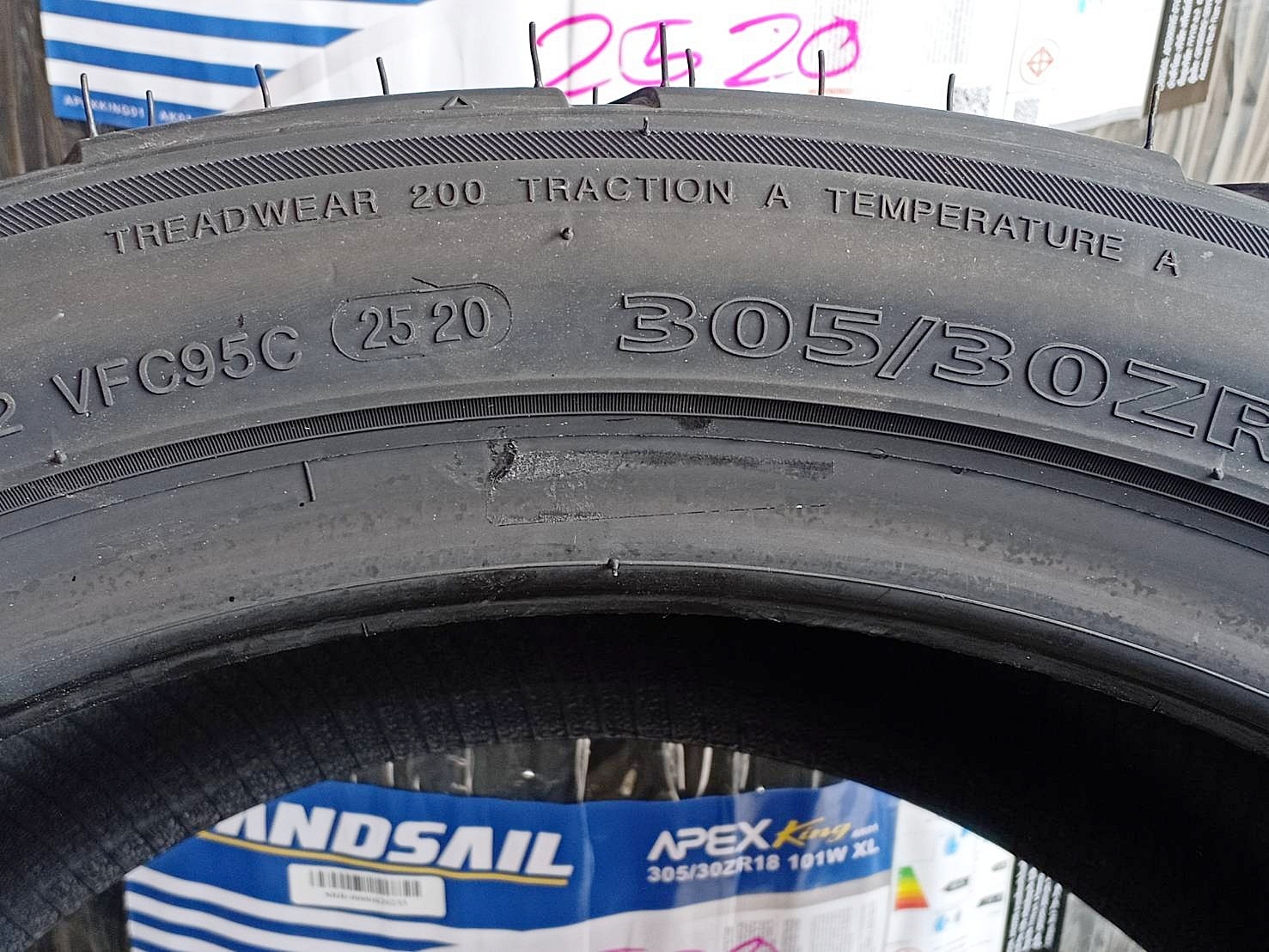 LANDSAIL APEXKING AK01 305/30ZR18 ยางSemiSlick ราคาพิเศษ
