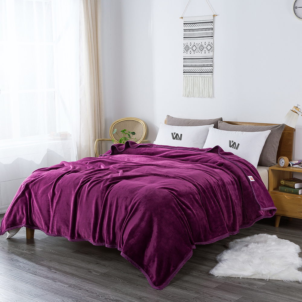 ผ้าห่มนาโน 8 ฟุตพรีเมี่ยมของแท้งานป้าย VN (12ผืนคละสี)