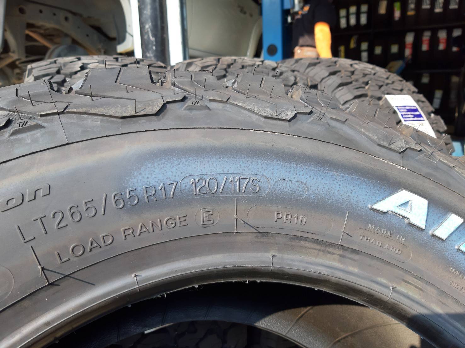 BFGoodrich All Terrain T/A KO2 265/65R17 ยางใหม่ปี21 ราคาพิเศษ