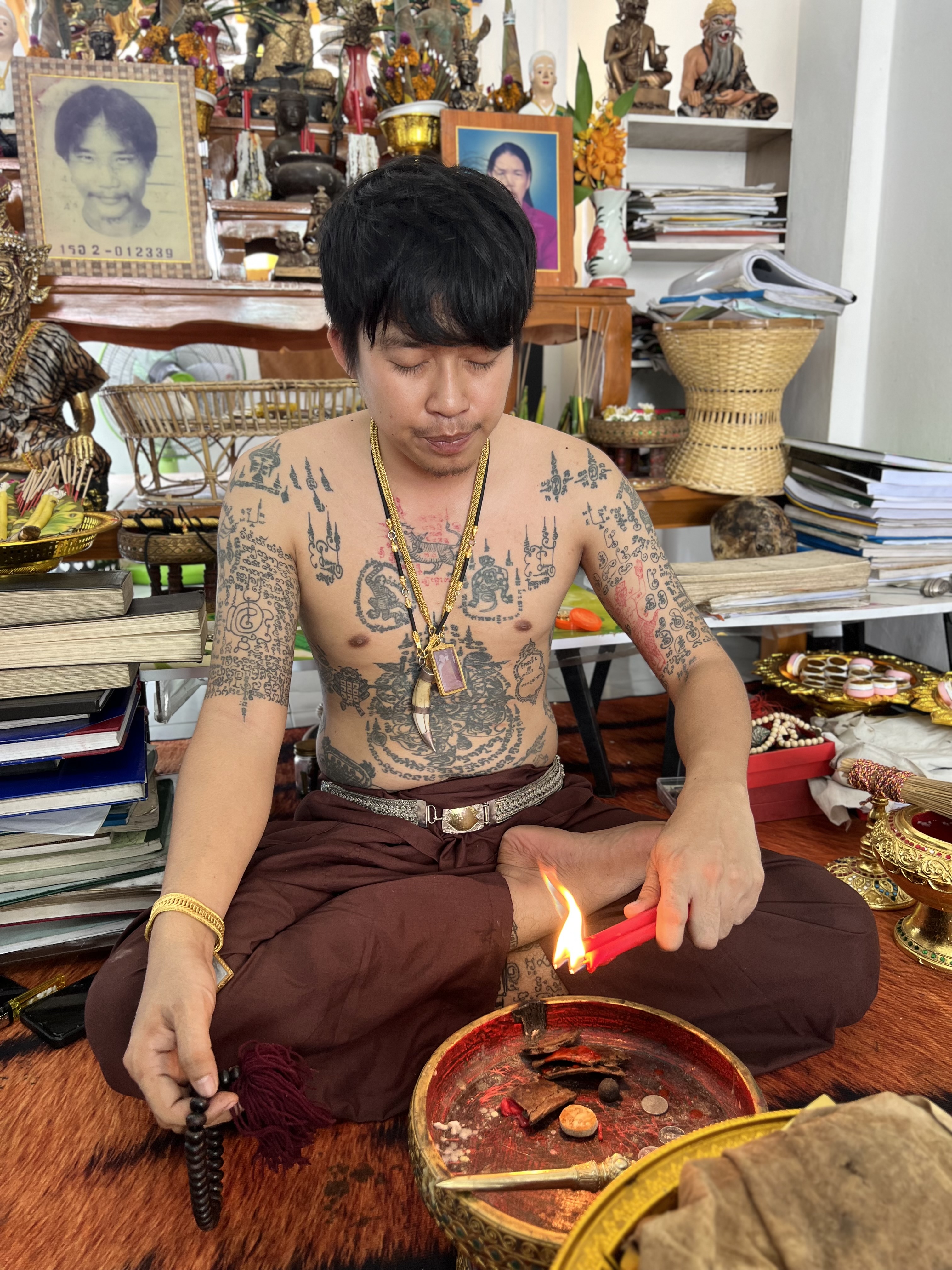 20/07/2566 มาเอามวลสารและจารแผ่นตะกรุดทำงั่งอยุธยา อาจารย์เวียง ขุนแผน