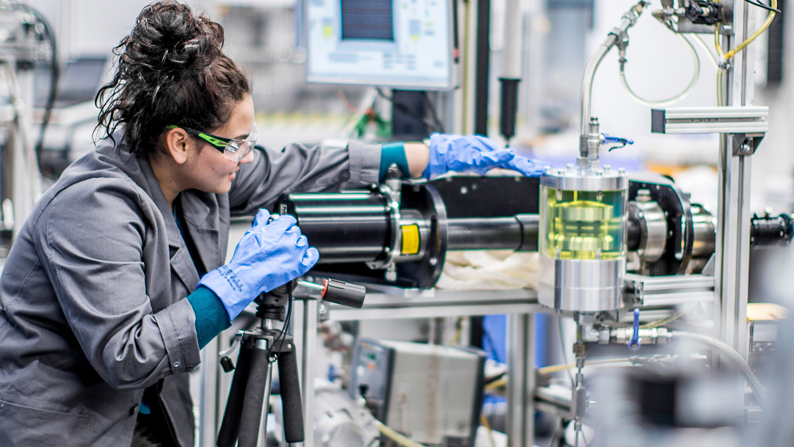 WK845 กรองเบนซิน BENZ W140,W126,W124/E220/230E เครื่องยนต์ M102-103 (MANN-FILTER***งานพรีเมี่ยมแท้นำเข้ายุโรป) Dimensions(mm.) C=81 D=89 F=M12X1.5 G=M14X1.5 H=168