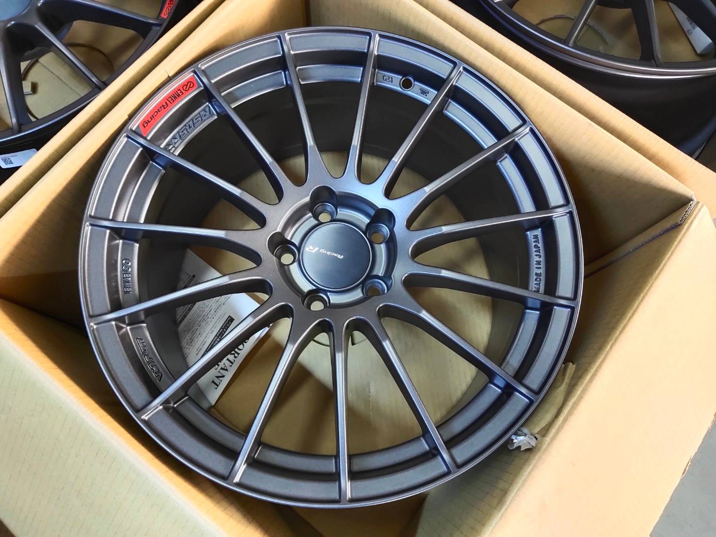 ENKEI RS05RR ล้อแท้ญี่ปุ่น ขอบ18 5x114.3 ET+35 Matte Dark Gunmetallic