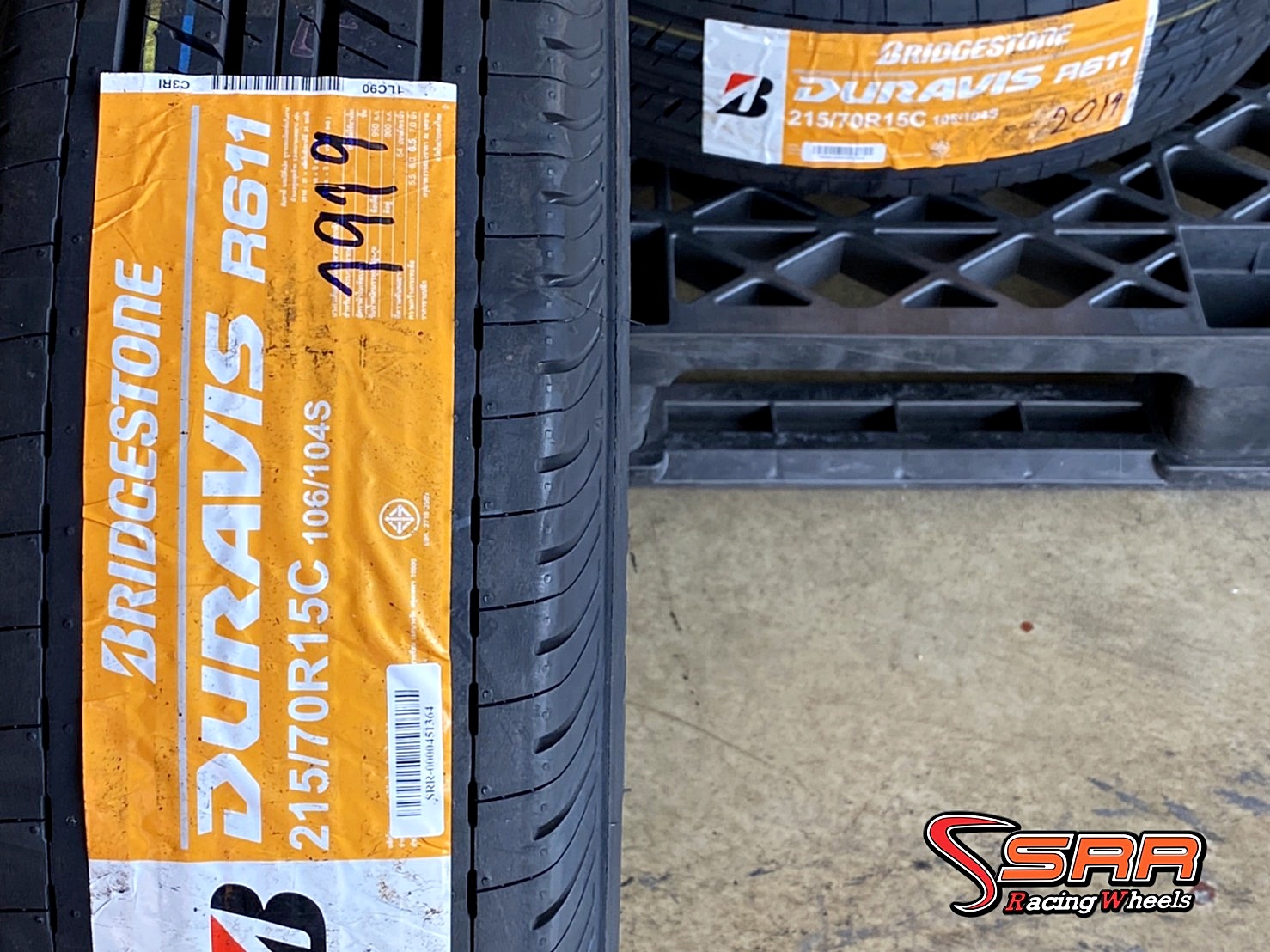 BRIDGESTONE DURAVIS R611 215/70R15 ยางใหม่ ลดราคาพิเศษ