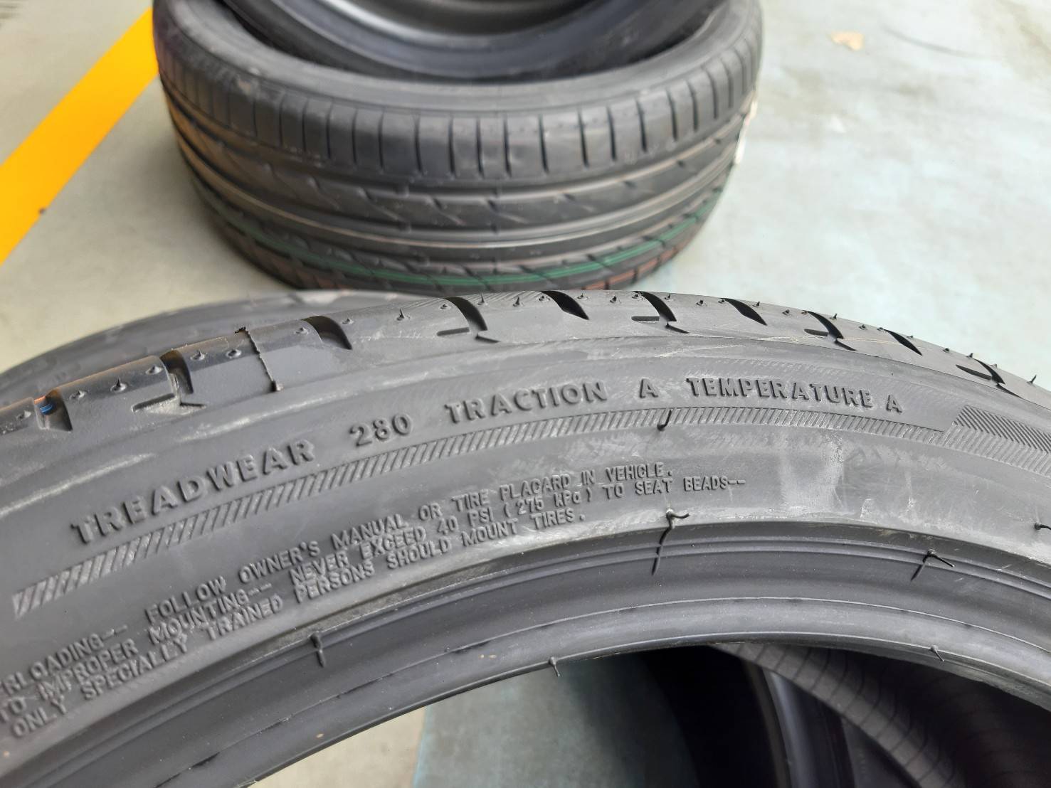 BRIDGESTONE POTENZA S001 245/40R20 ยางนำเข้า สำหรับใส่รถ BMW i8