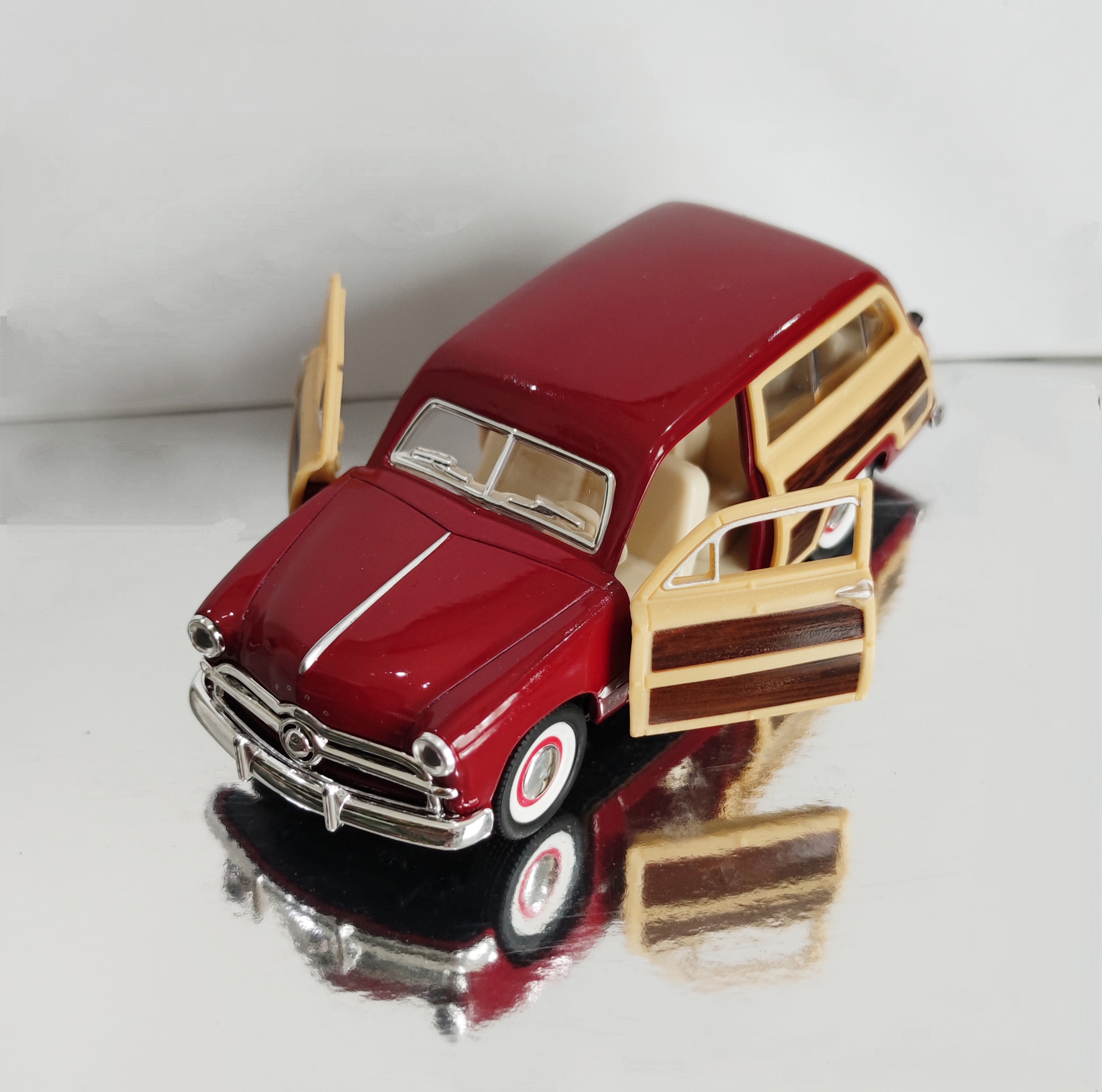 1949 Ford Woody Wagon โมเดลรถเหล็ก (ปลีก-ส่ง)