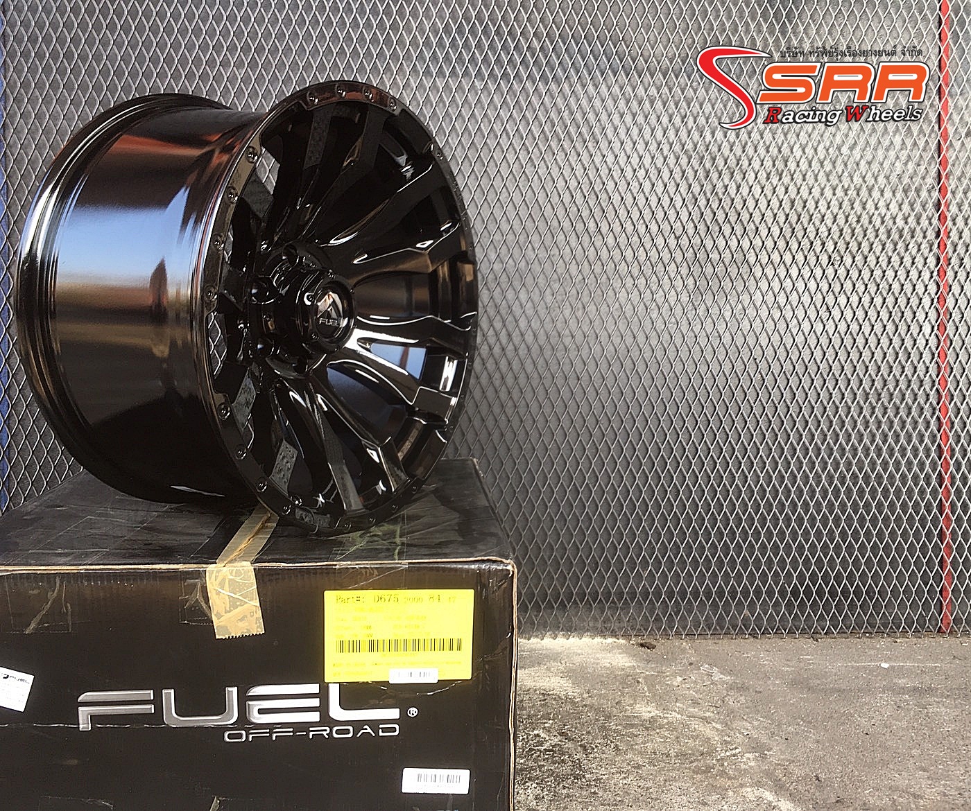 FUEL BLITZ D675 ขอบ20x10 ET-18 6x139.7 GLOSS BLACK