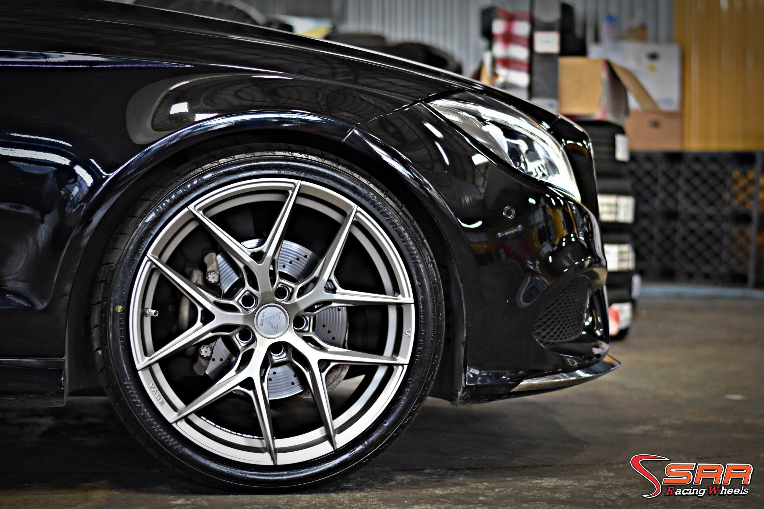 VAGE VF-04 ขอบ20 หน้า8.5 หลัง10 5H112/114.3 SMOKE GREY มีจำหน่ายที่ร้านSRR