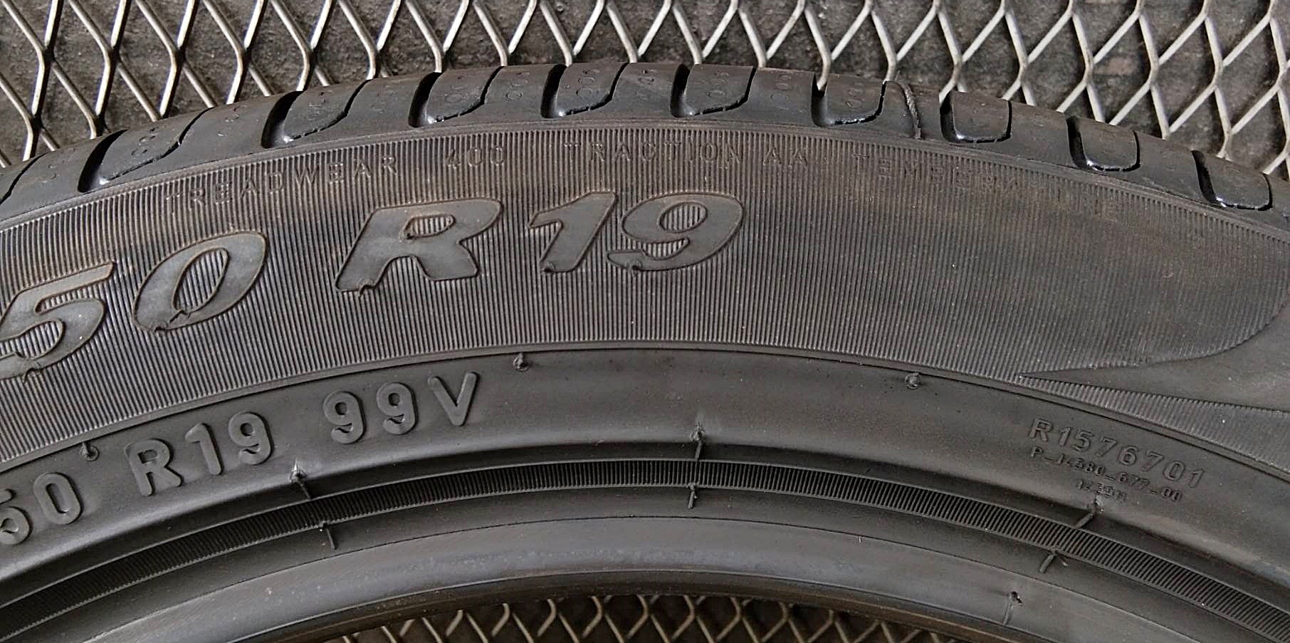 PIRELLI SCORPION VERDE MO 235/50R19 ปี17 ราคาเส้นละ 4,500 บาท