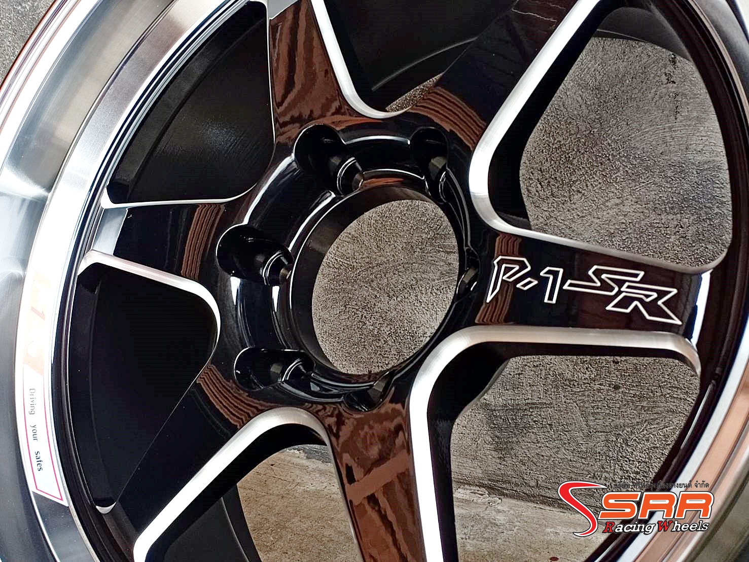 PREDATOR PD-32 ขอบ18 6x139.7 ล้อแม็กซ์สำหรับใส่รถกระบะและSUV