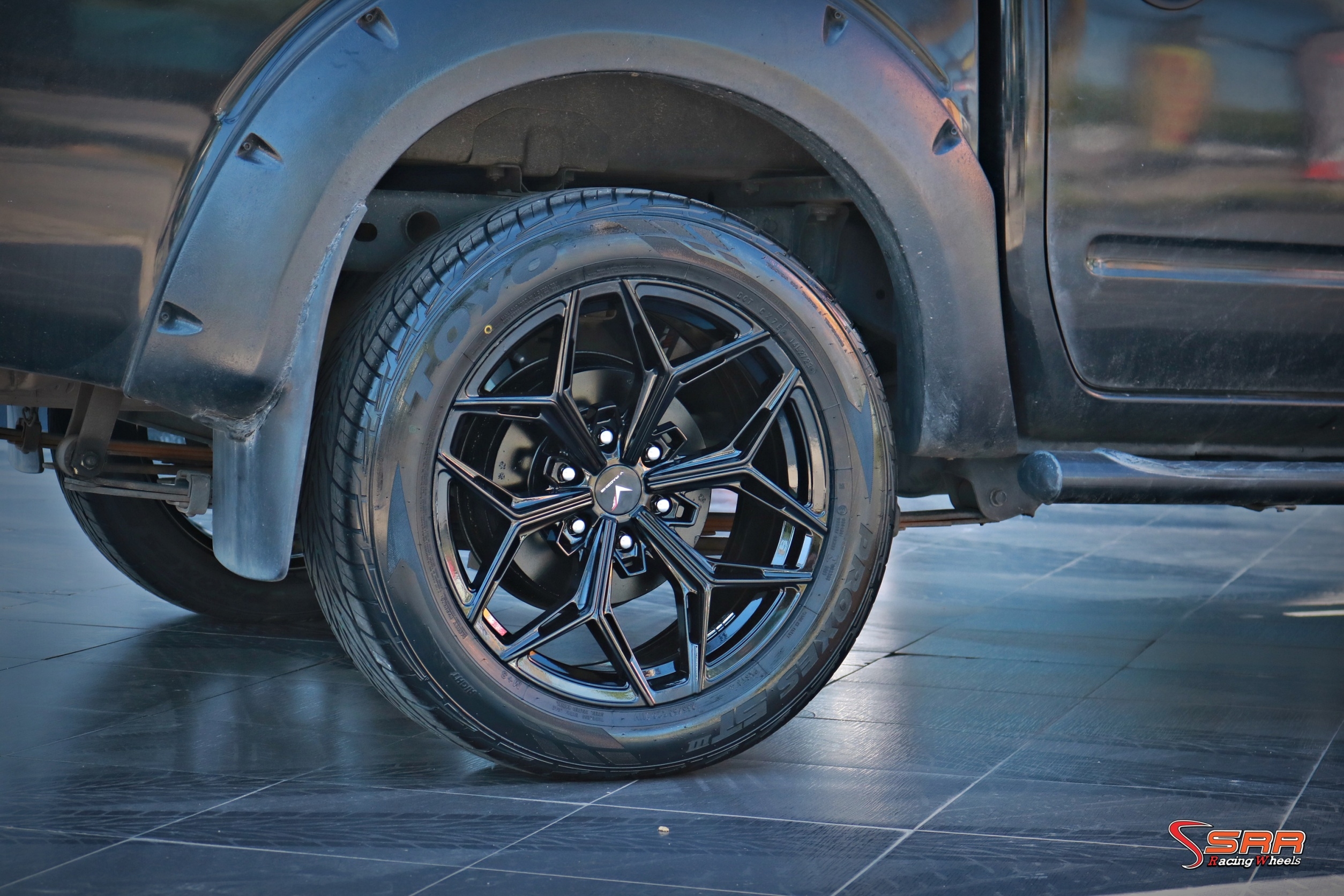 V RACING VZ-01 ขอบ20 6x139.7 ET15 GLOSS BLACK