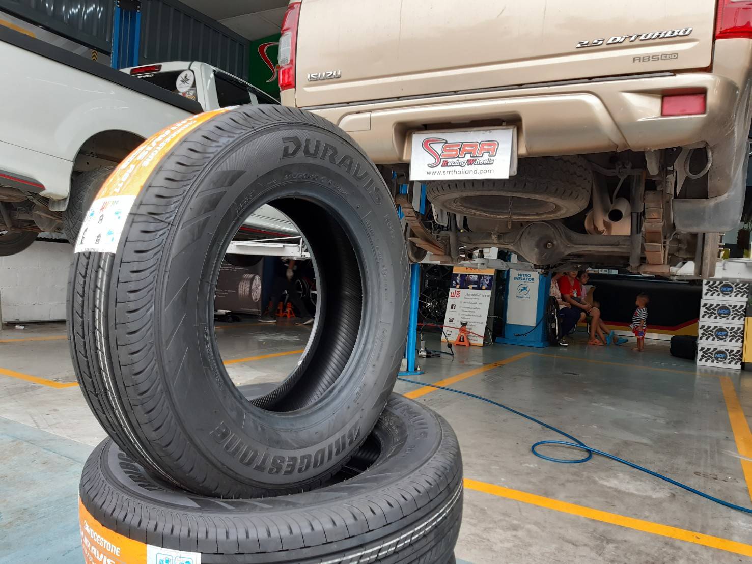 BRIDGESTONE DURAVIS R611 215/70R15 ยางสำหรับกระบะบรรทุก ราคาพิเศษ