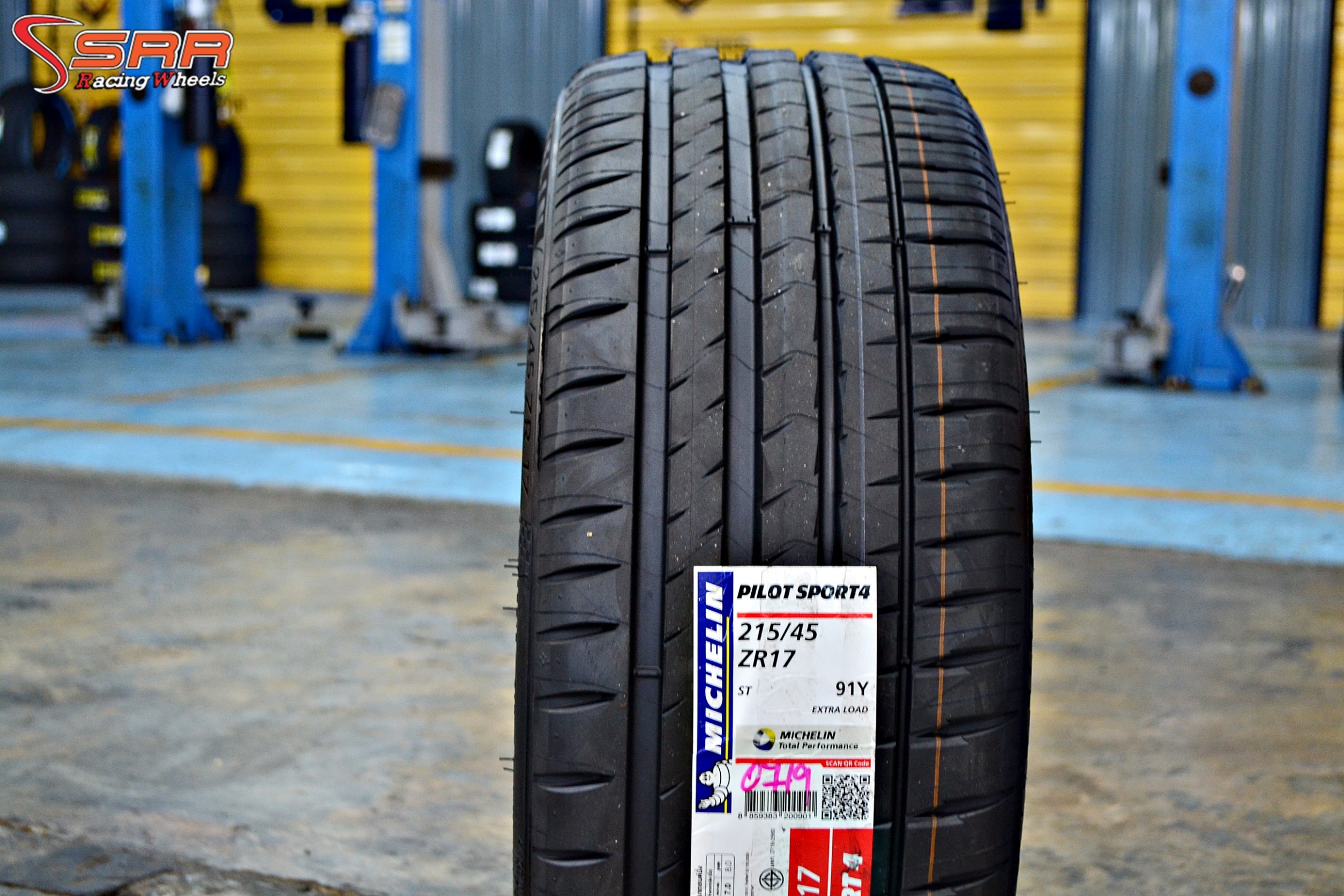 MICHELIN PILOT SPORT 4 215/45ZR17 ยางใหม่ปี21 ราคาพิเศษ