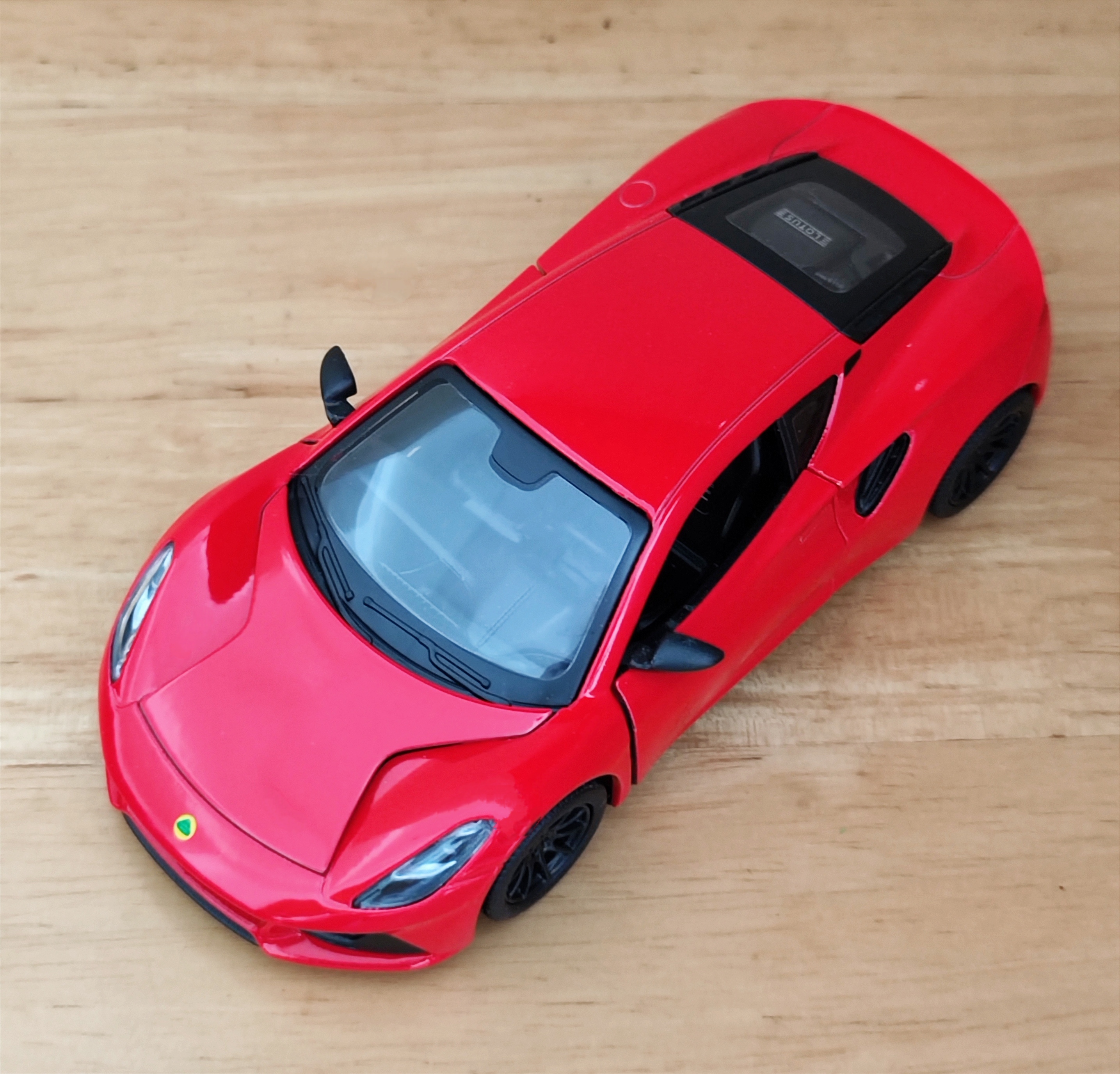 โมเดลรถเหล็ก Lotus Emira (ปลีก-ส่ง)