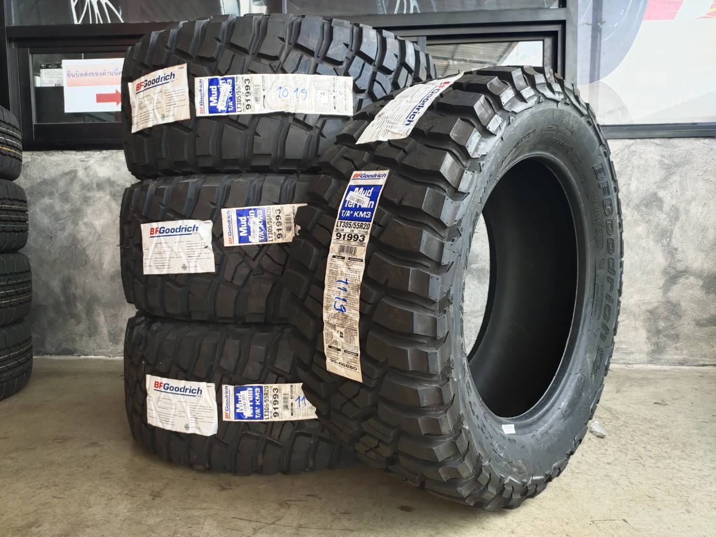 BFGoodrich Mud Terrain T/A KM3 305/55R20 ยางมัดเทอร์เรนU.S.A.