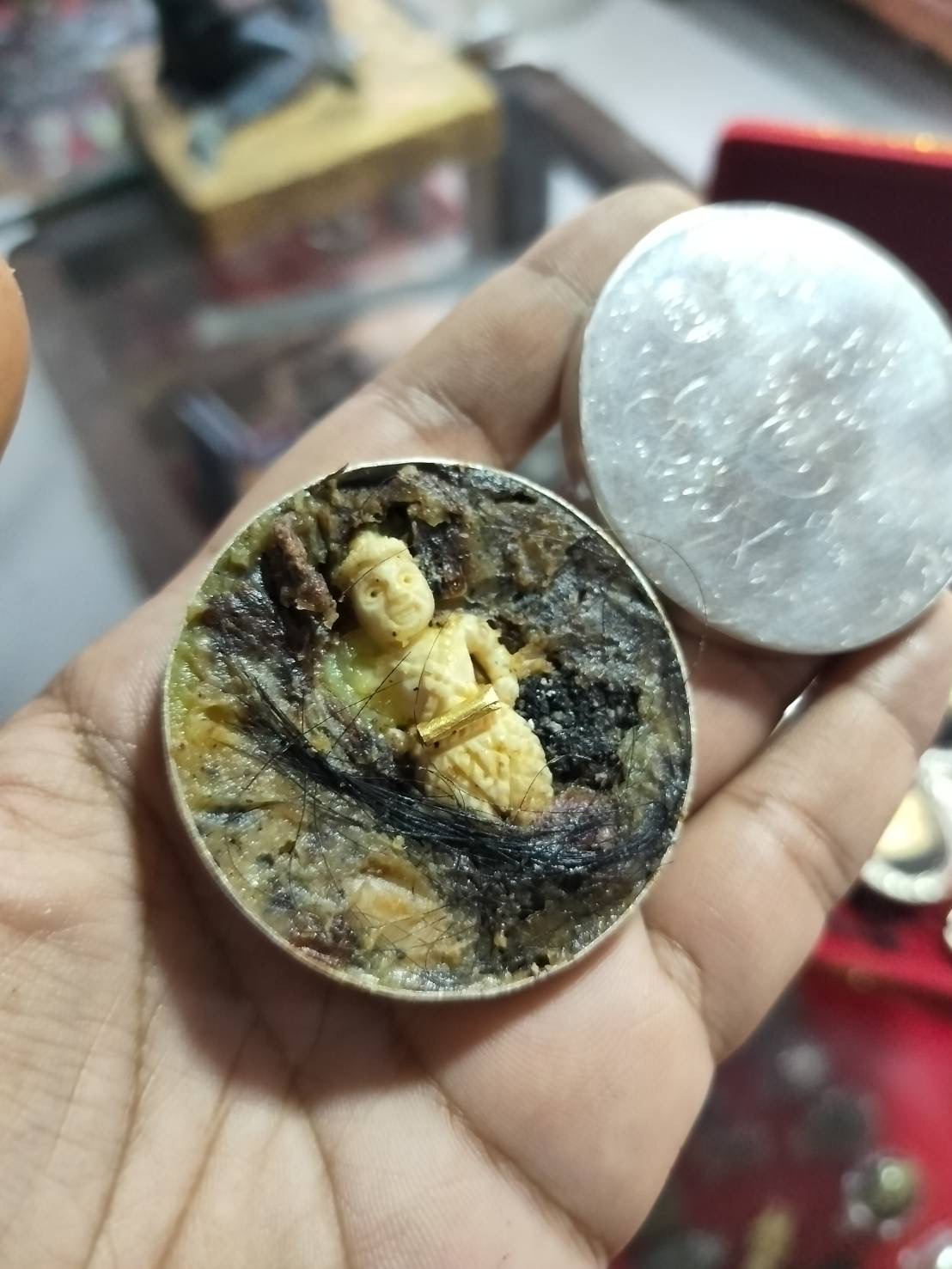 ตลับเงินปากผีรวมอาถรรพ์ อาจารย์เสือ สำนักคนเลี้ยงผี