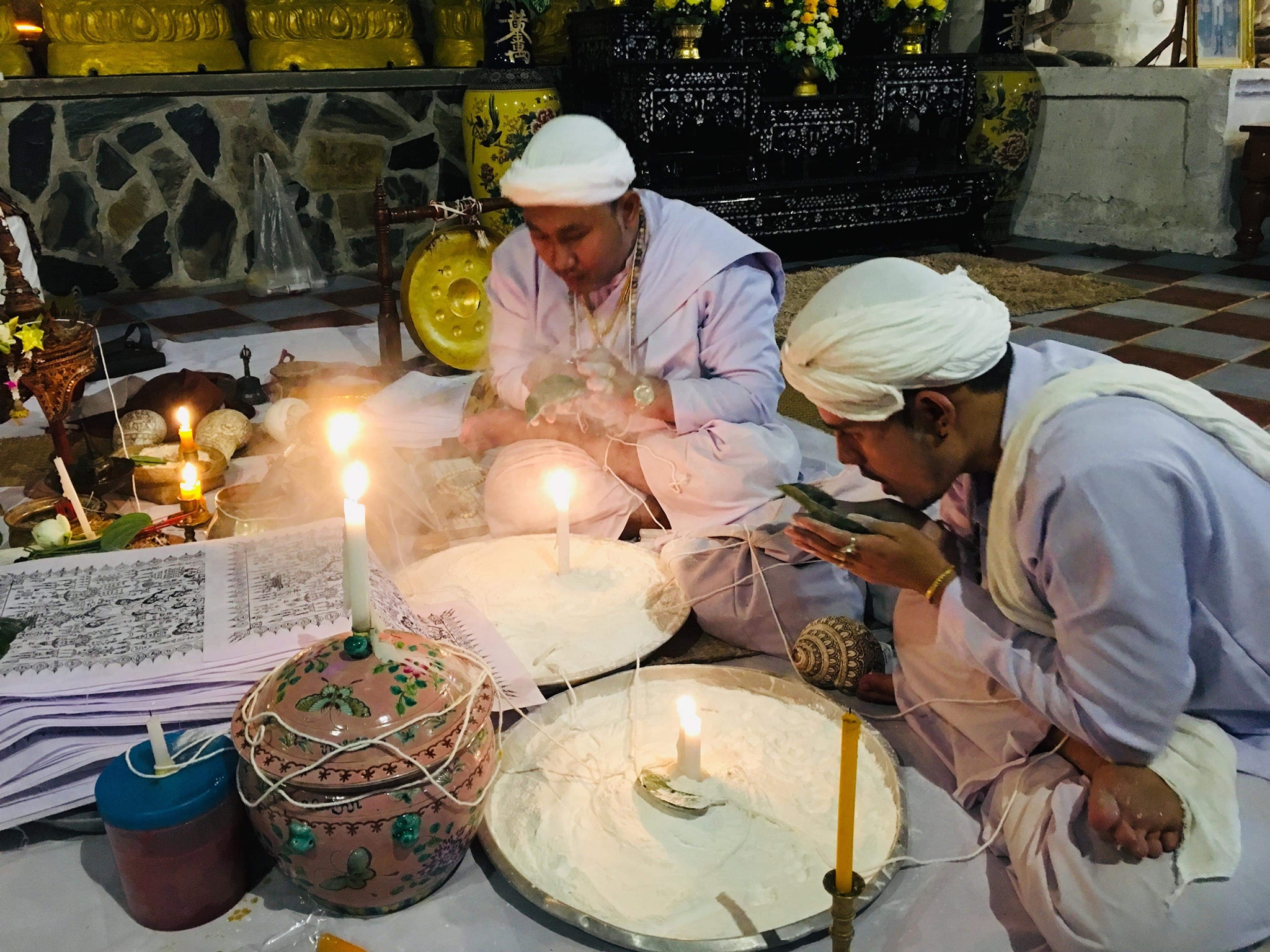 ผ้ายันต์เจ็ดนารีพันหลัก