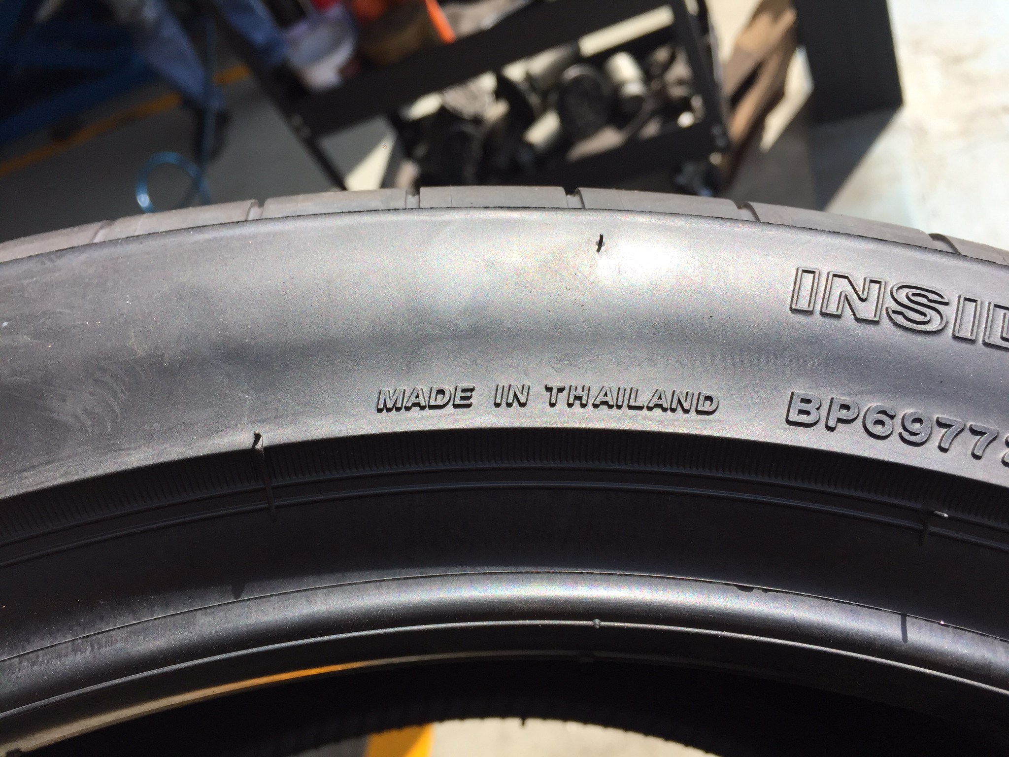 BRIDGESTONE POTENZA ADRENALIN RE004 215/45R17 ปี20 ราคาพิเศษ