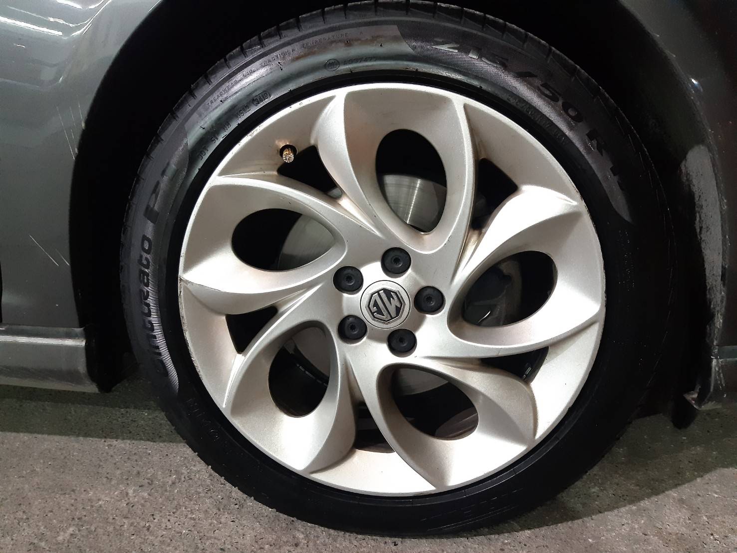 PIRELLI CINTURATO P1 215/50R17 ยางใหม่ ลดราคาพิเศษ