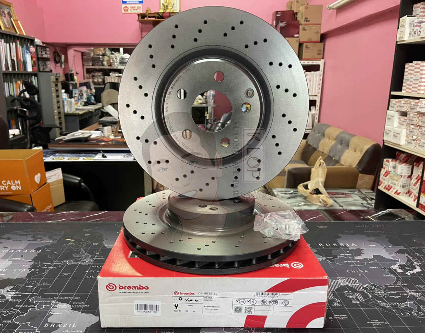 D09 9825 11 จานเบรก-หน้า เจาะรู(ยี่ห้อBrembo รุ่น HC UV Dr) BENZ R230 SL280,C219 CLS ปี2006-