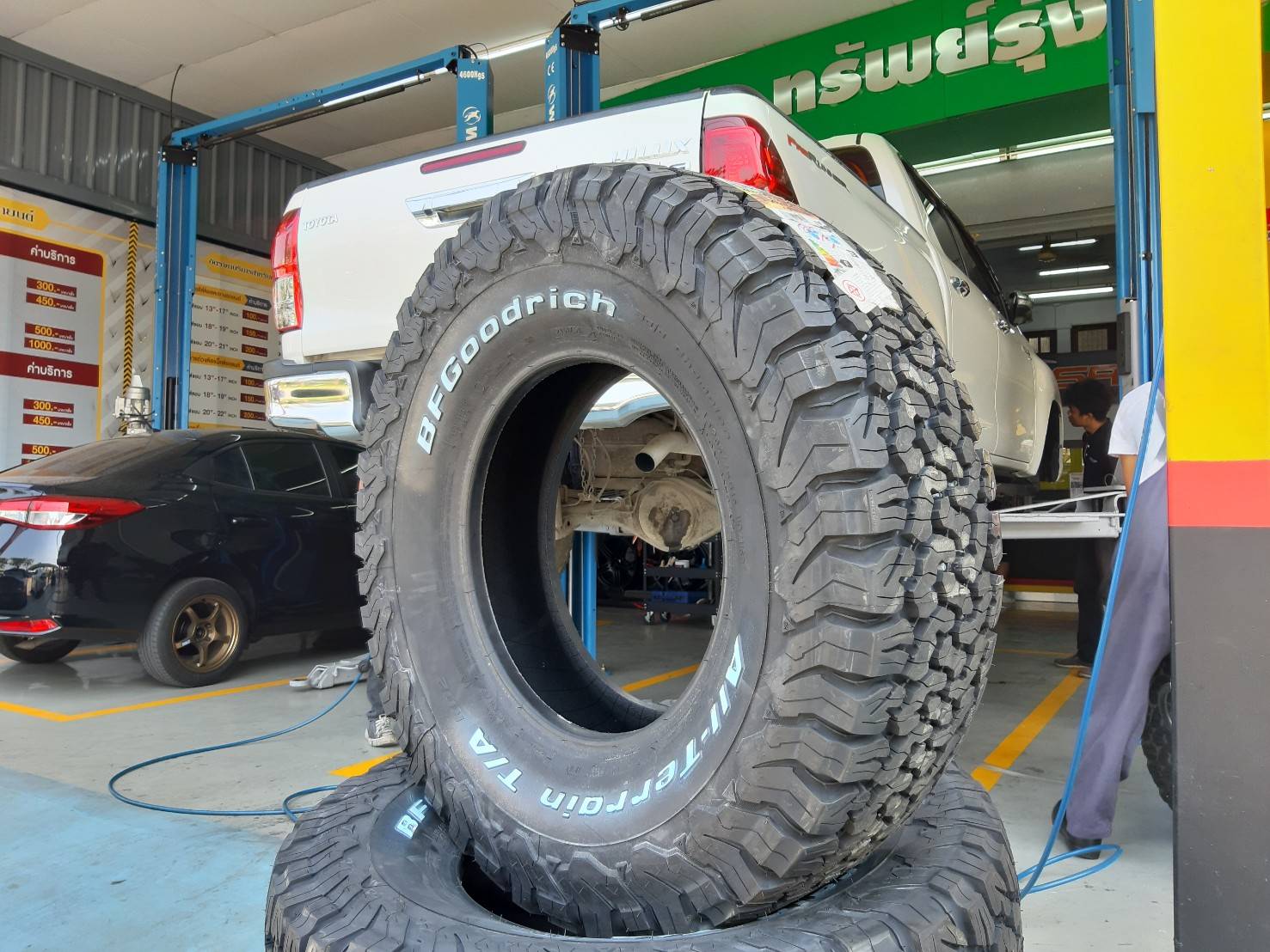 BFGoodrich All Terrain T/A KO2 265/75R16 ยางใหม่ปี2021 U.S.A.