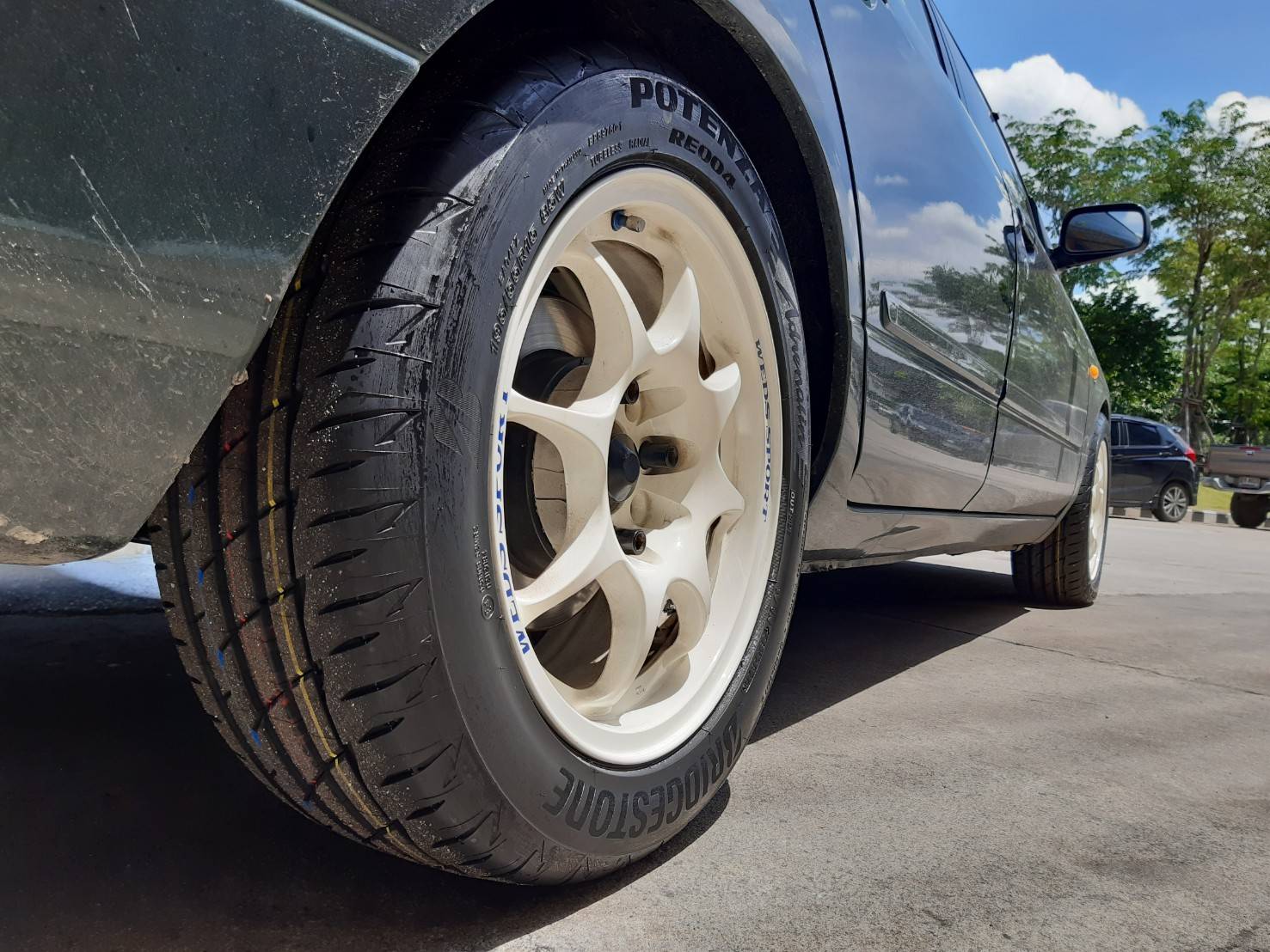 BRIDGESTONE POTENZA ADRENALI RE004 195/55R15 ยางใหม่ ราคาพิเศษ