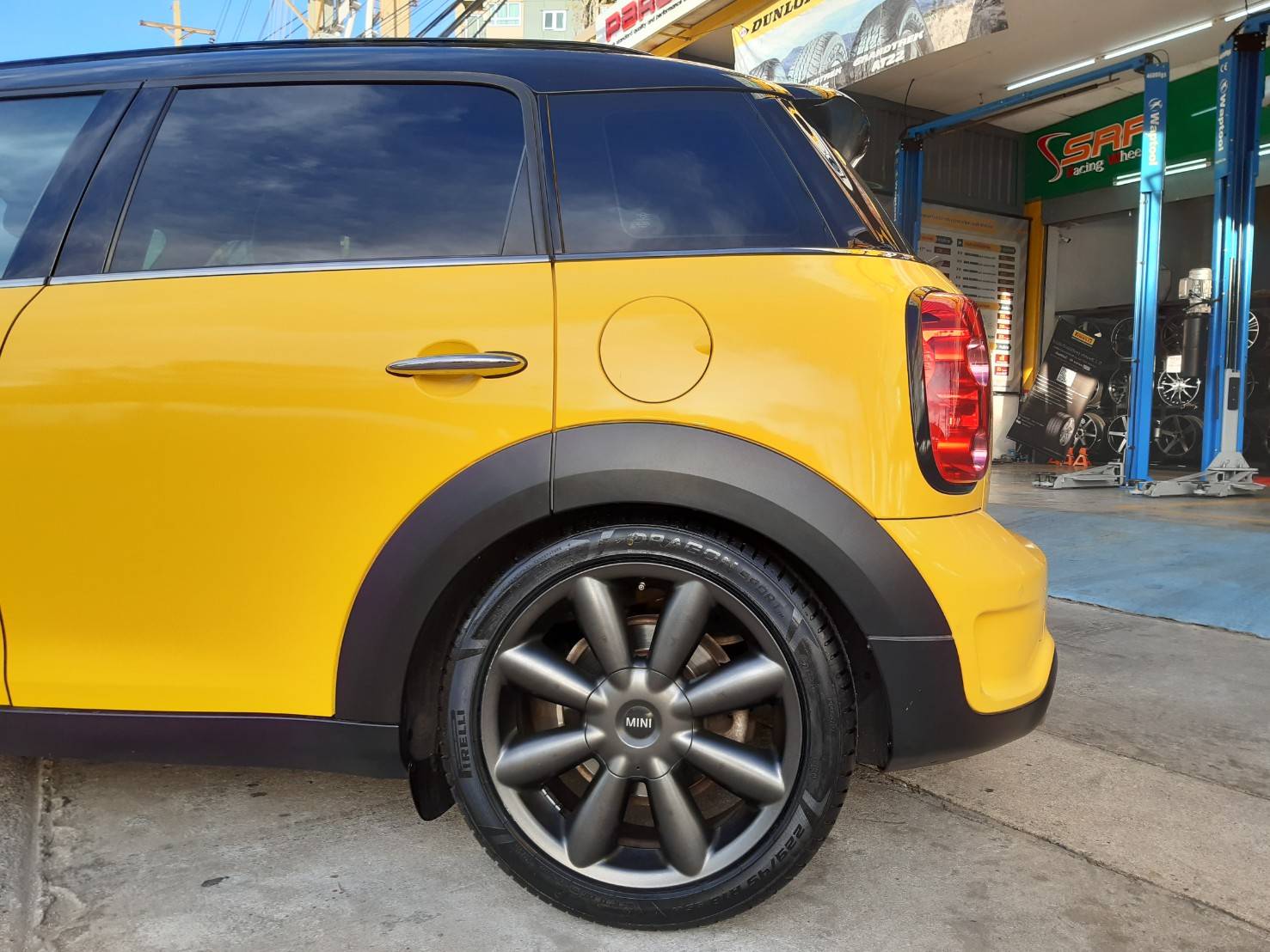 PIRELLI DRAGON SPORT 225/45R18 ลดราคาพิเศษ เส้นละ 2,500 บาท