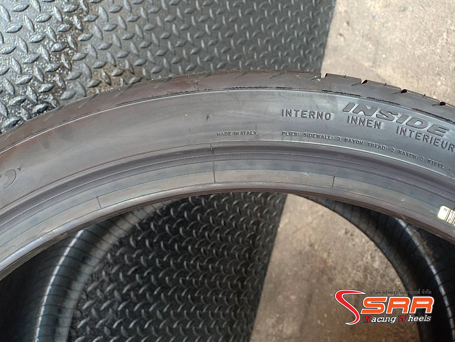 PIRELLI P ZERO (L) 355/25ZR21 ยางสำหรับรถ Lamborghini