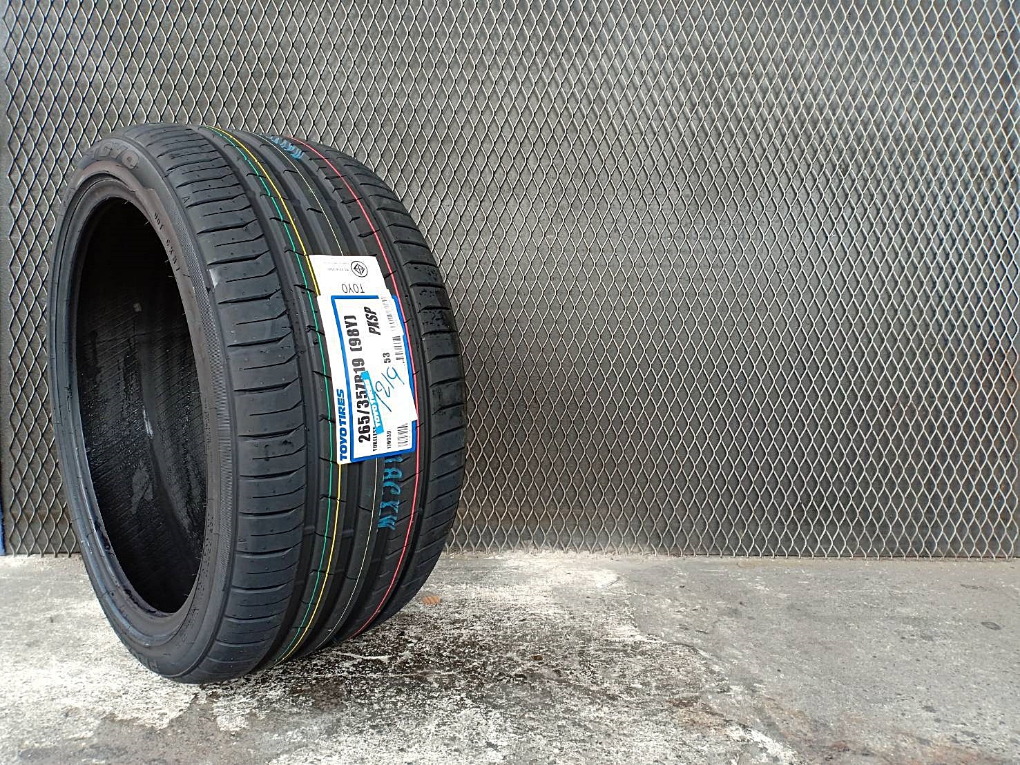 TOYO PROXES SPORT 265/35ZR19 ยางปี19 เส้นละ 9,700 บาท