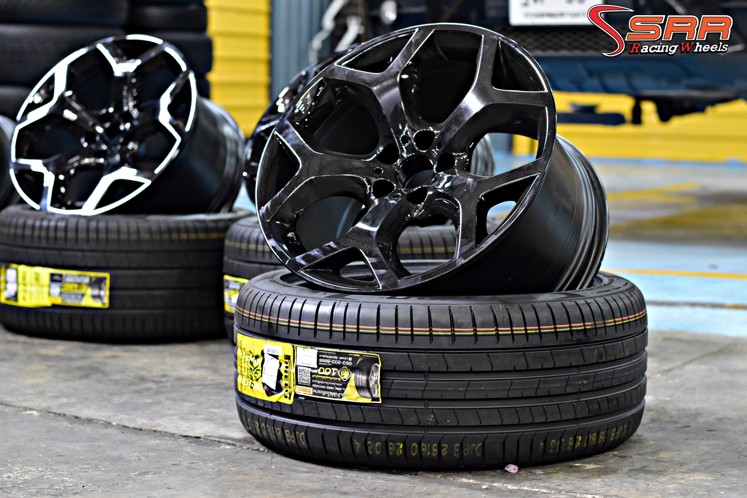 PIRELLI P ZERO PZ4 R-F 275/40R20 ยางรันแฟลต สำหรับใส่รถBMW X5 และ X6