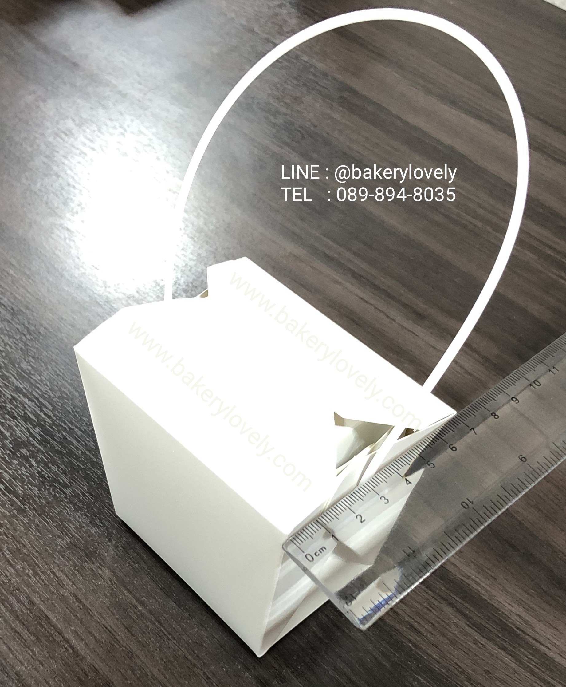 กล่องกระดาษ ใส่ก๋วยเตี๋ยว สีขาว ไซส์ S 9.6x7.1x6.8x5.2 cm สูง 9 cm ( เคลือบใน )