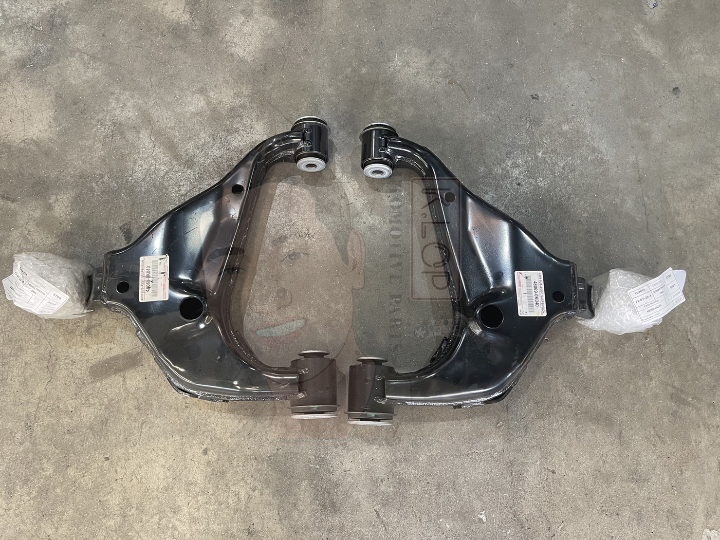 ปีกนก-ล่าง(L+R) TOYOTA KUN25-26 KUN51-61 TGN51-61 ขับ 4WD(รหัสสินค้า OEM 480680K040,480690K040)
