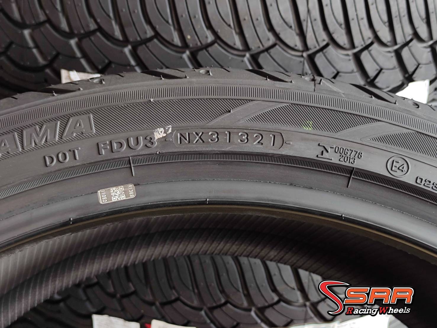 YOKOHAMA PARADA Spec-X 285/35R22 ยางใหม่ปี2021 ราคาพิเศษ