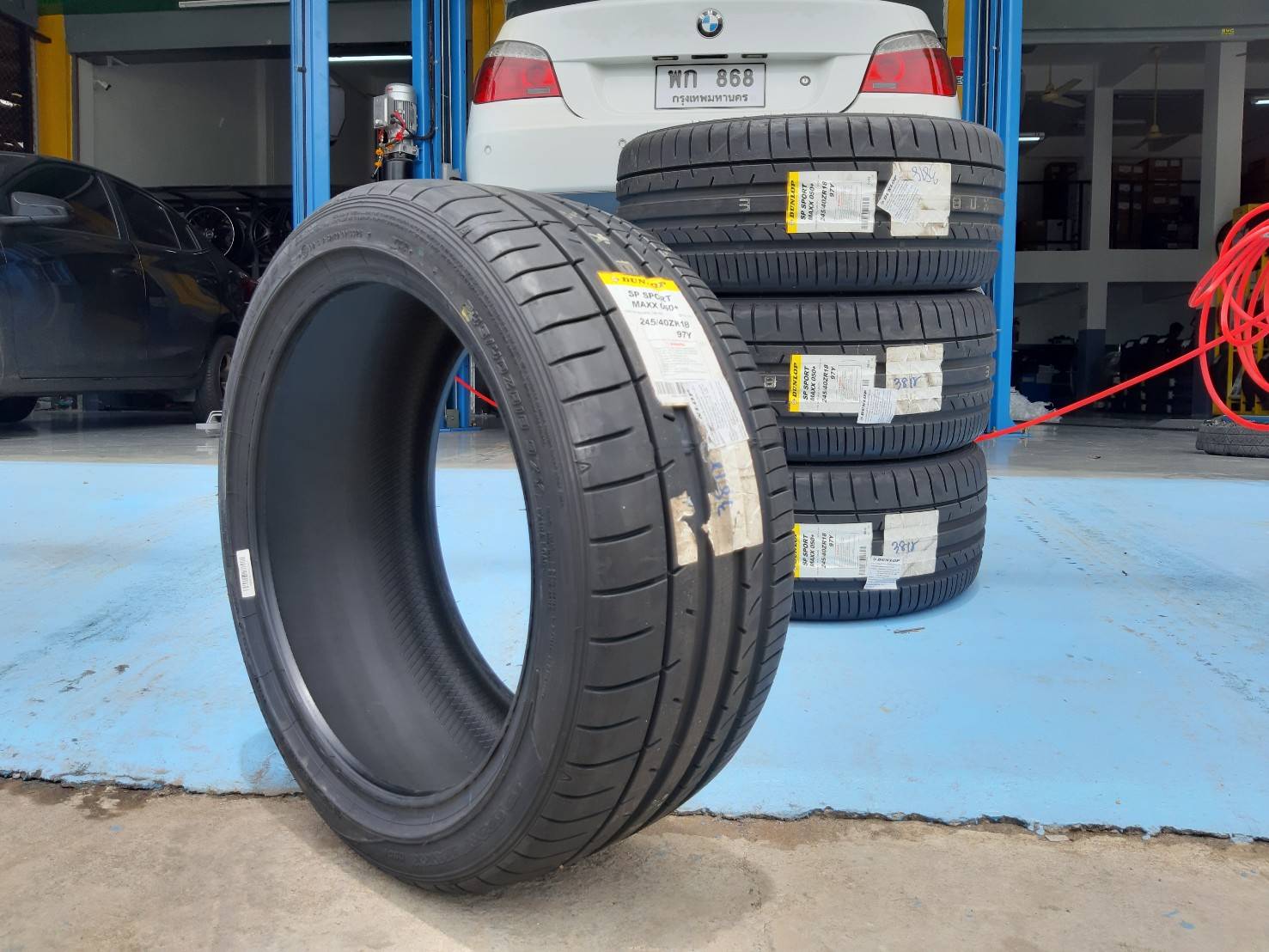 DUNLOP SP SPORT MAXX 050+ 245/40ZR18 ลดราคา เส้นละ 4,500 บาท