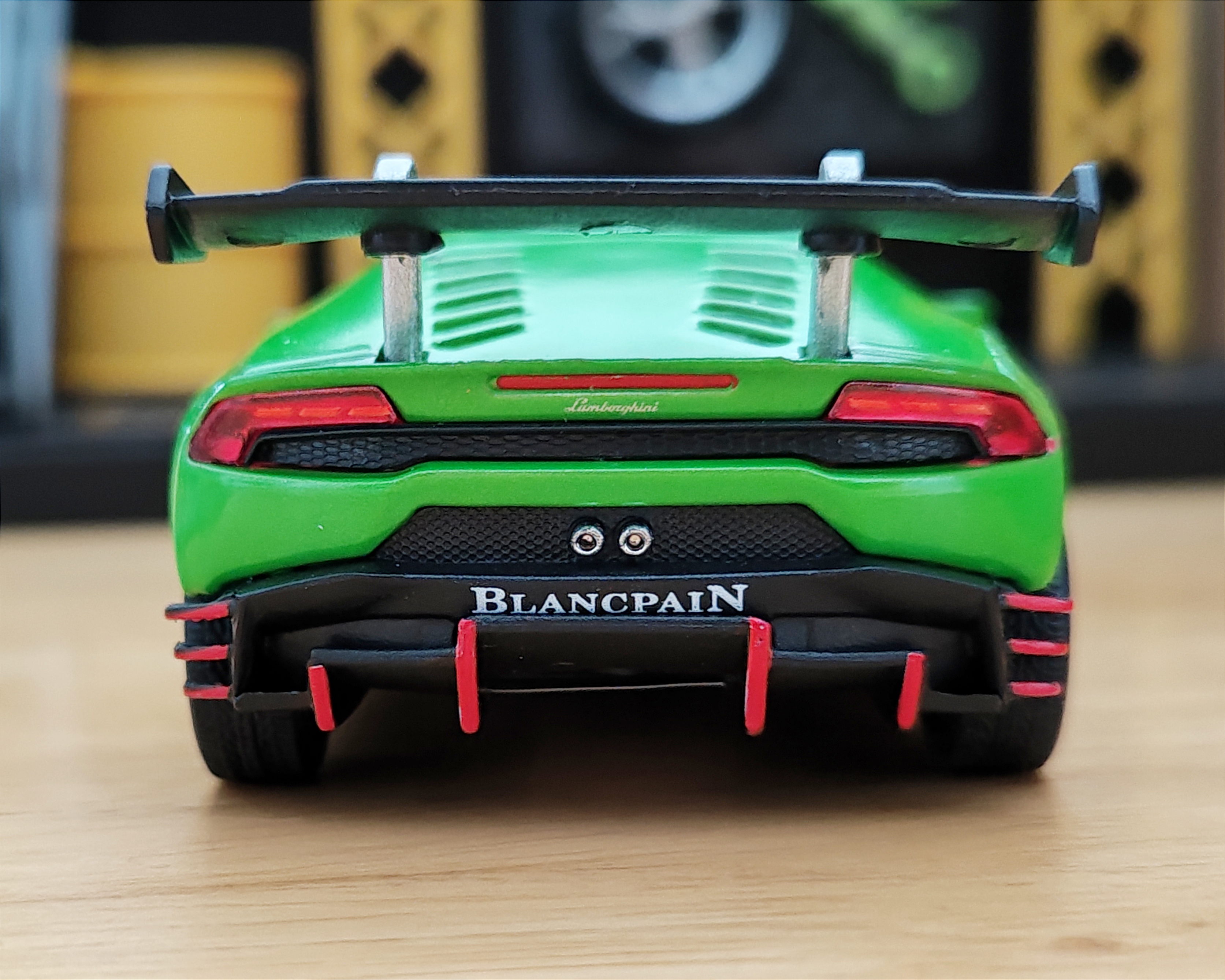 Lamborghini Huracan LP620-2 Super Trofeo โมเดลรถเหล็ก (ปลีก-ส่ง)