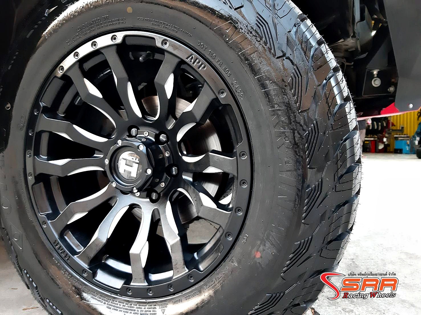 HAMMER HM8 ขอบ18x9.5 ET+20 6x139.7 MBS